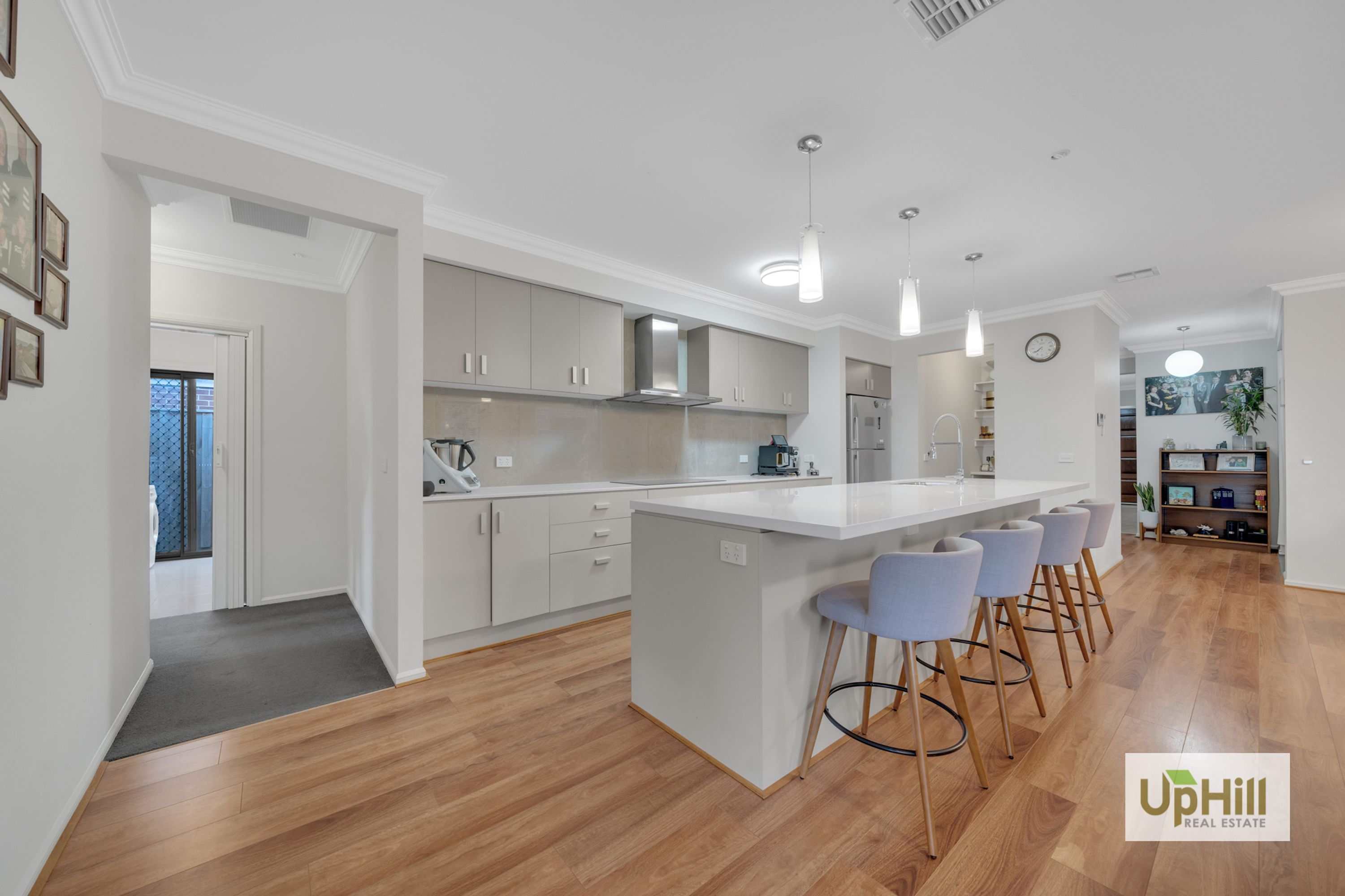 8 Elsey Way, Clyde North - Thumbnail 4