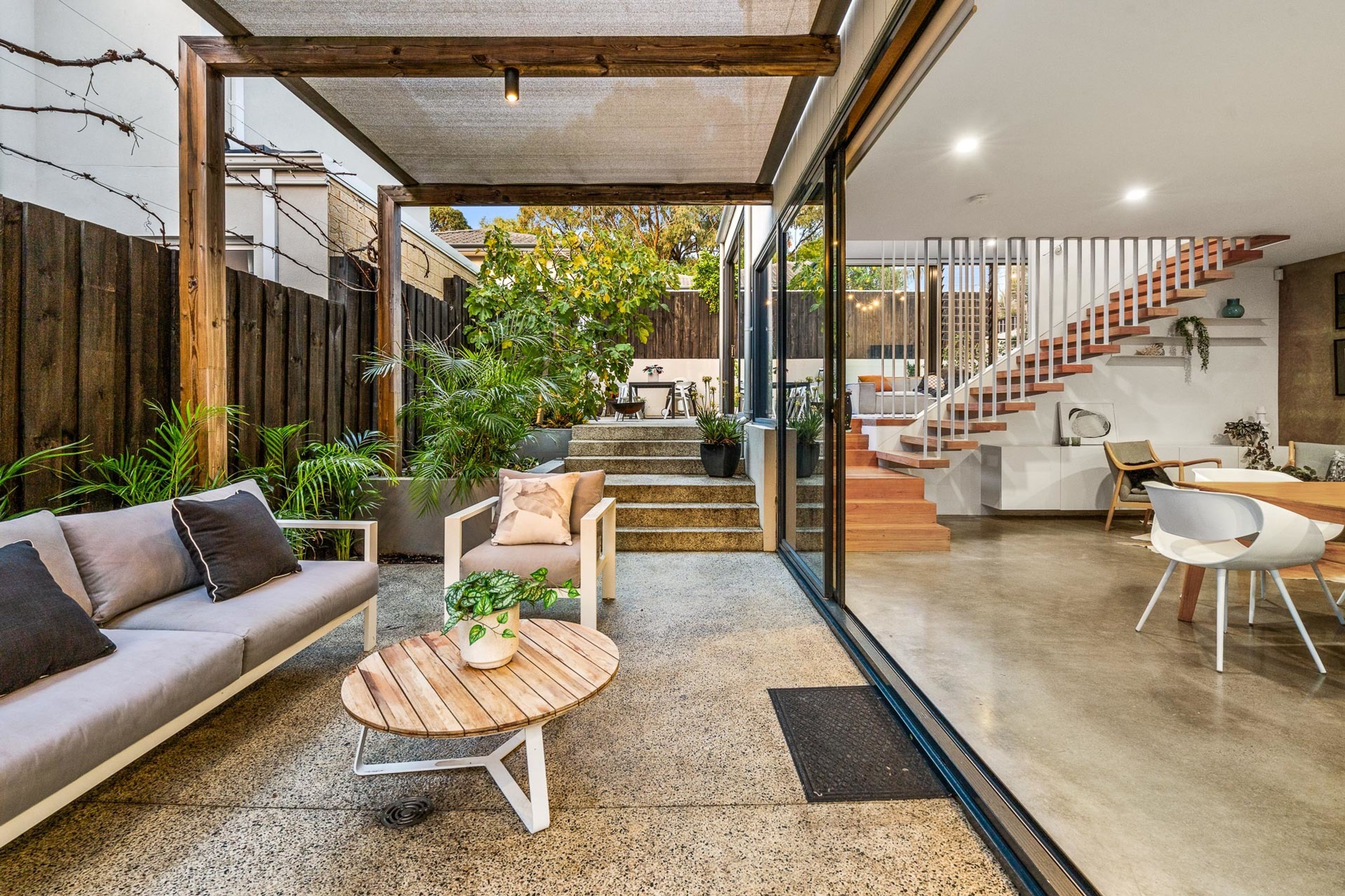 35 Davies Road, Claremont - Image 1