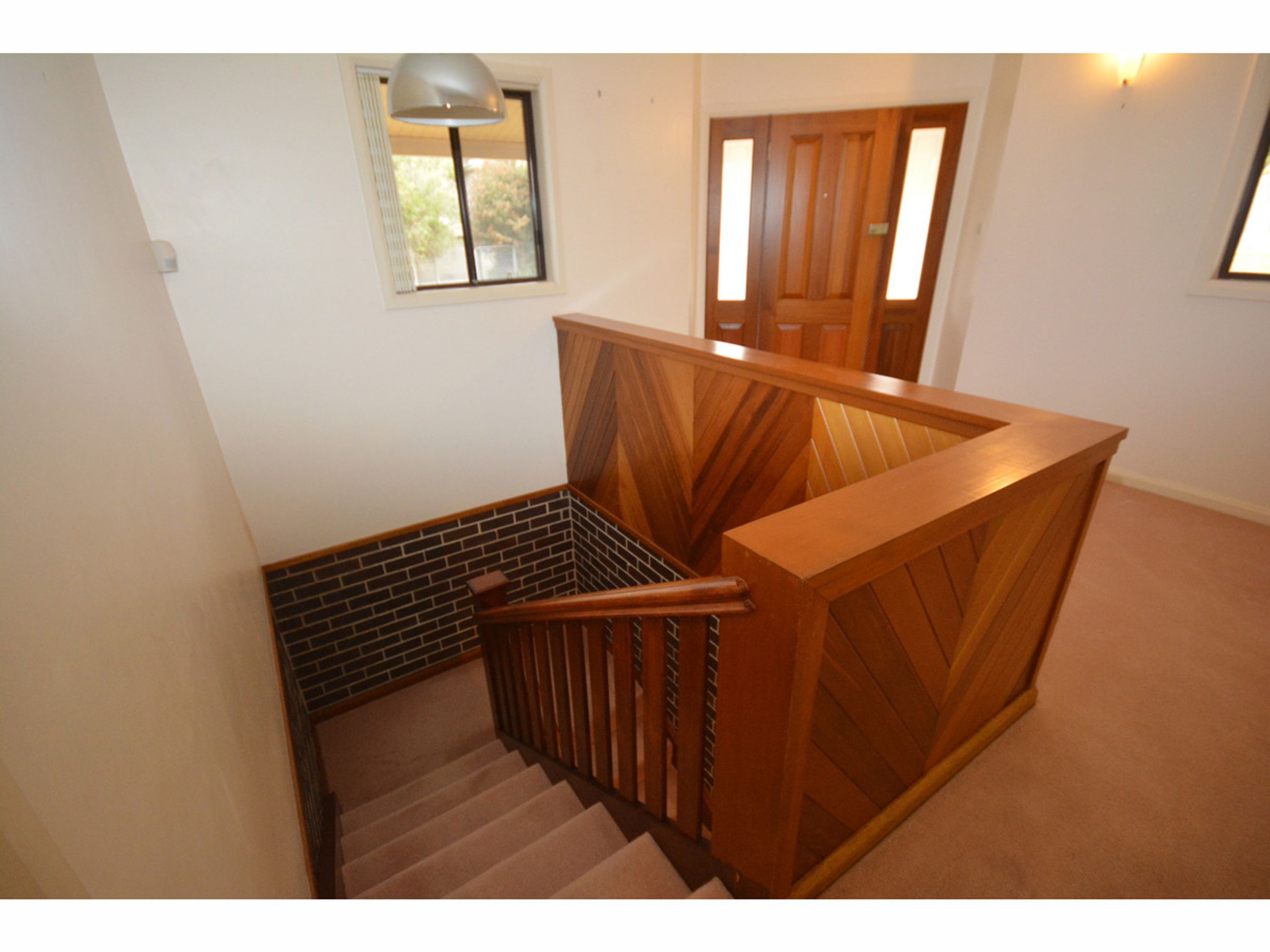 8-10 Bowling Green Avenue, Katoomba - Thumbnail 4