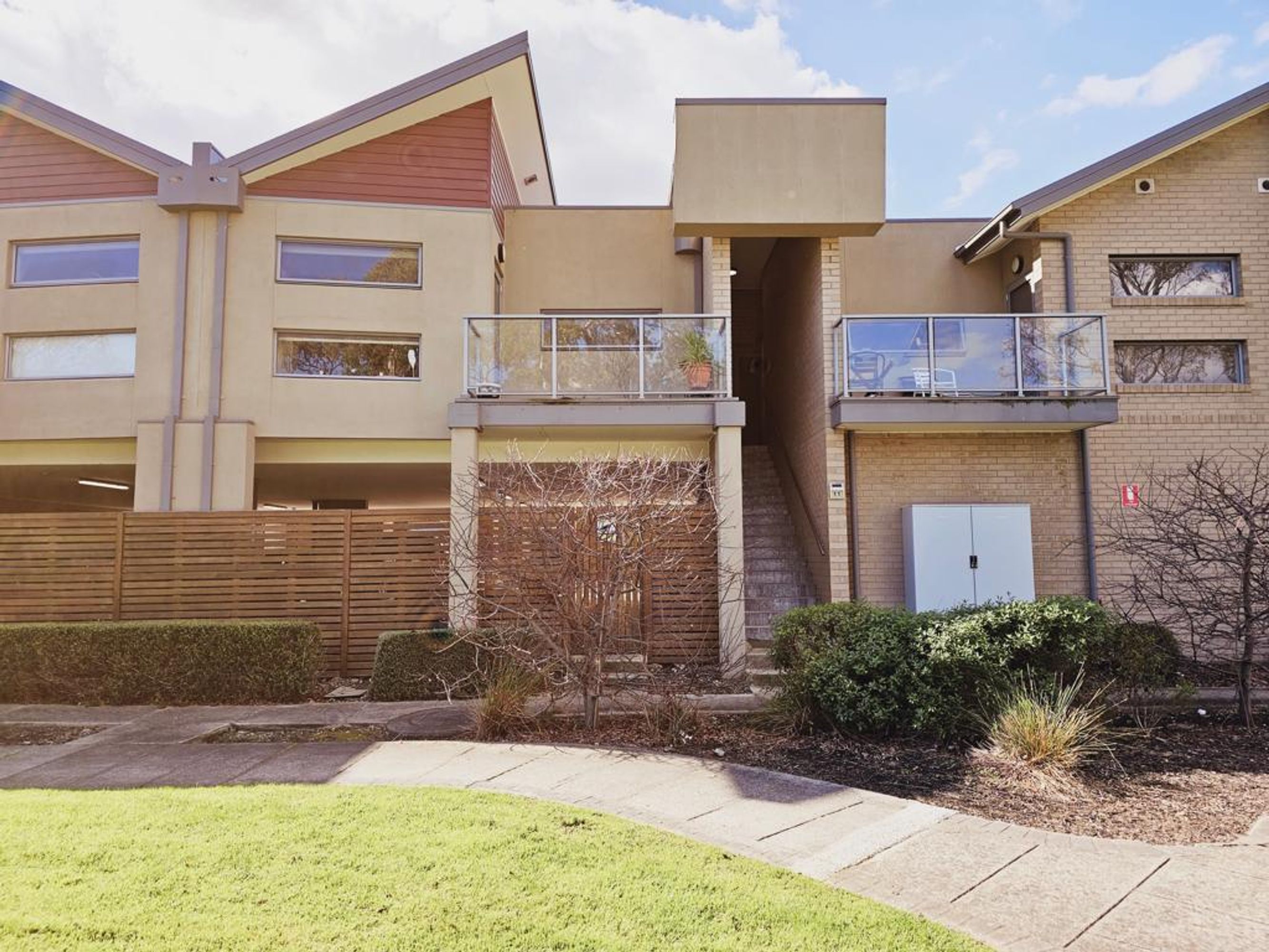 10 Hinterland Close, Lynbrook