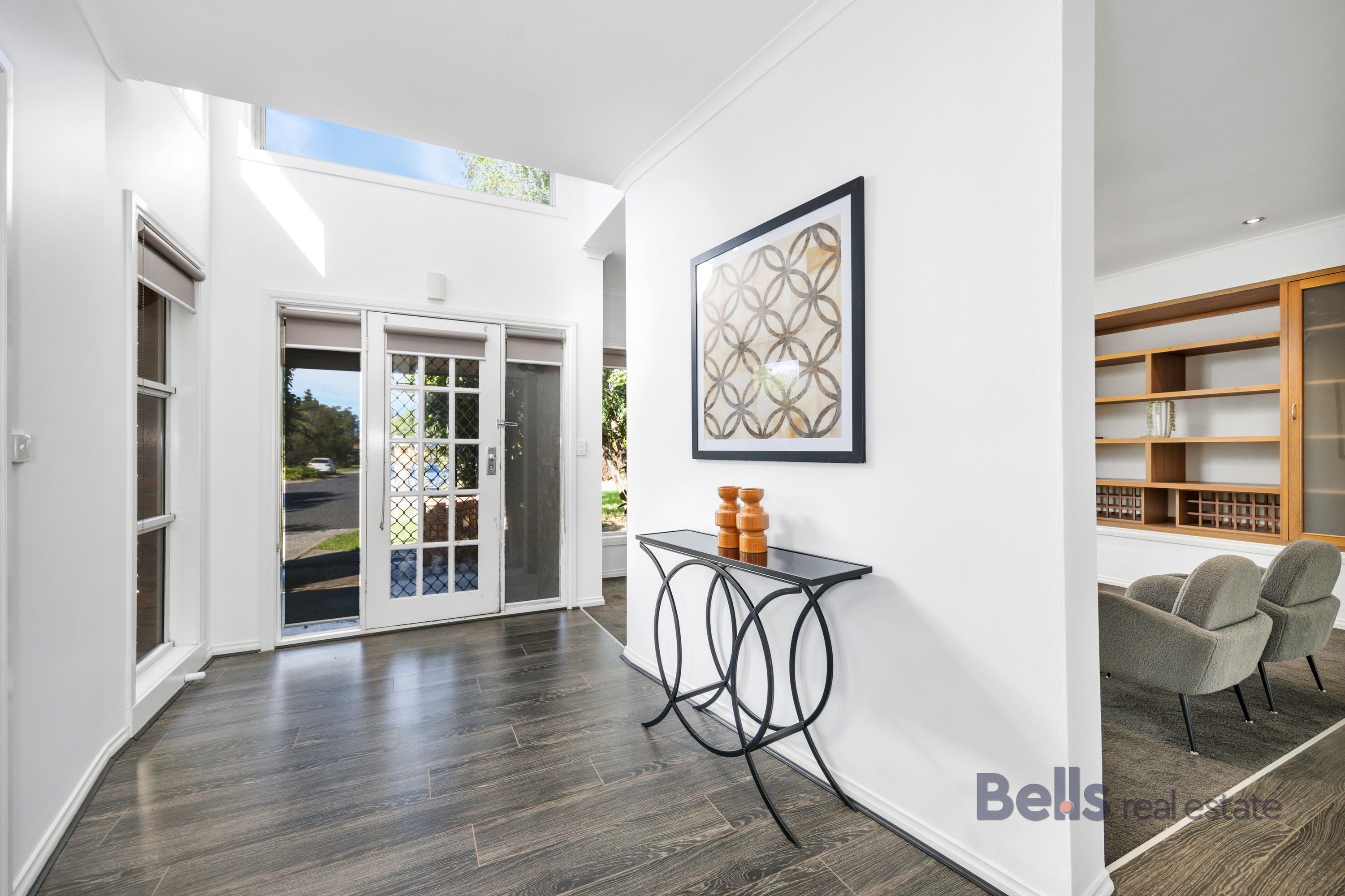 13 Lorinda Close, Sydenham - Thumbnail 3