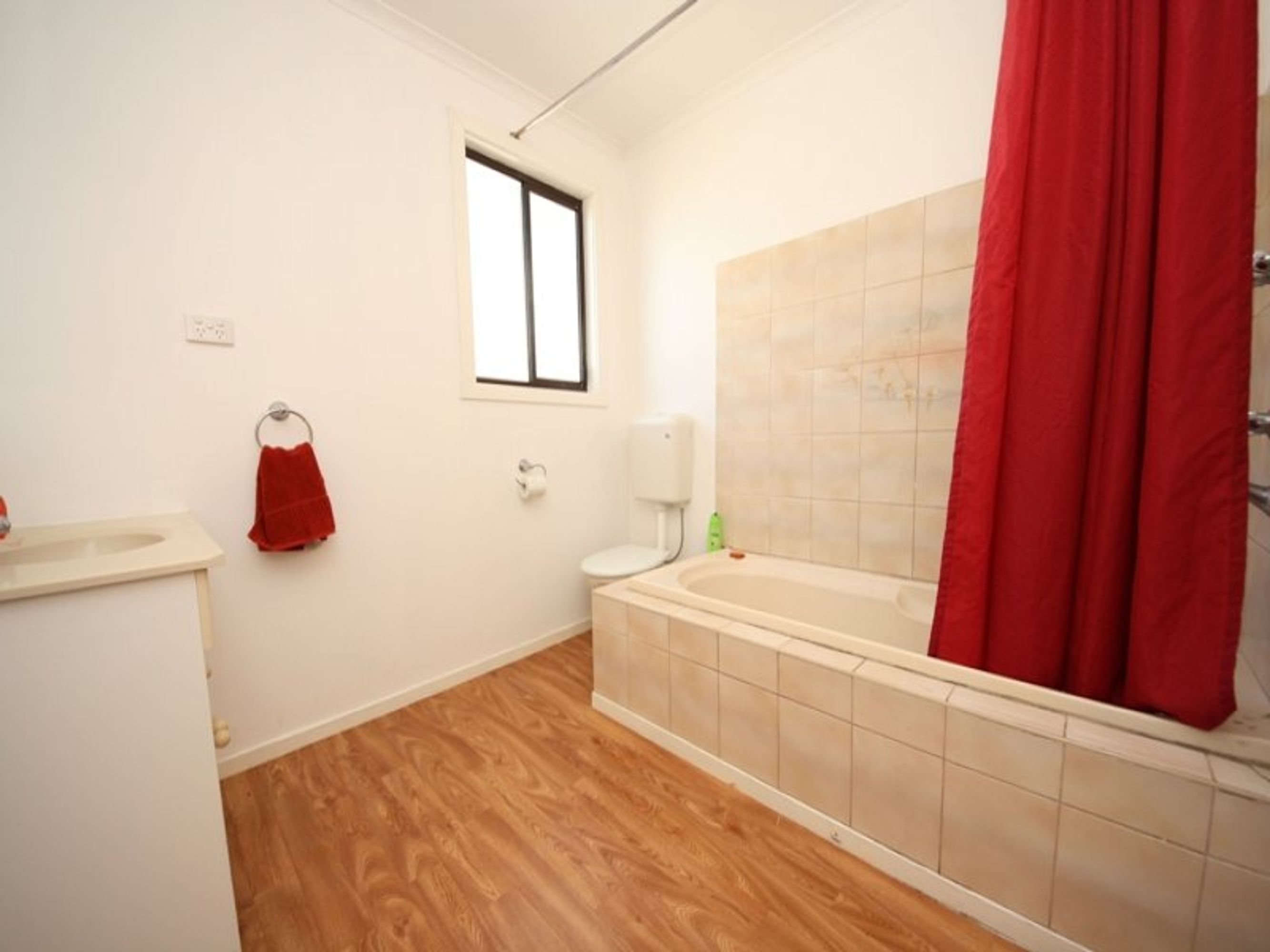 9 Tena Avenue, Horsham VIC 3400, Horsham - Thumbnail 6