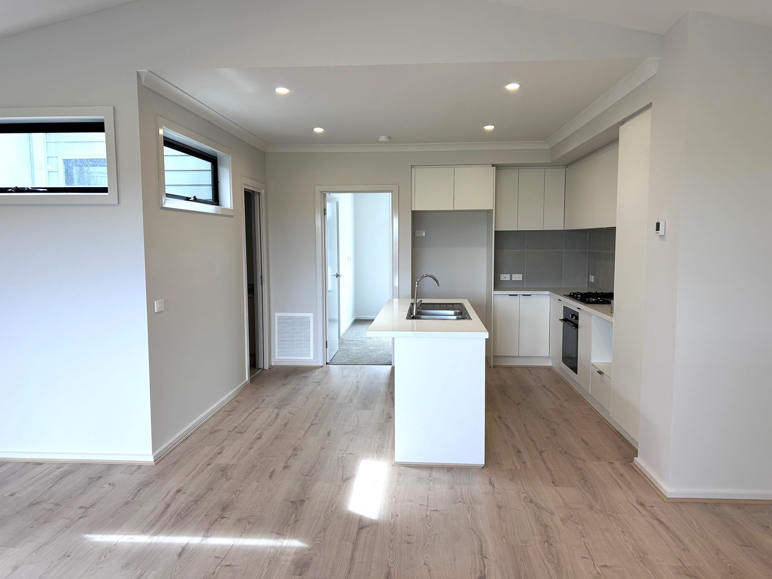 4 Locanda Walk, Clyde North - Thumbnail 7