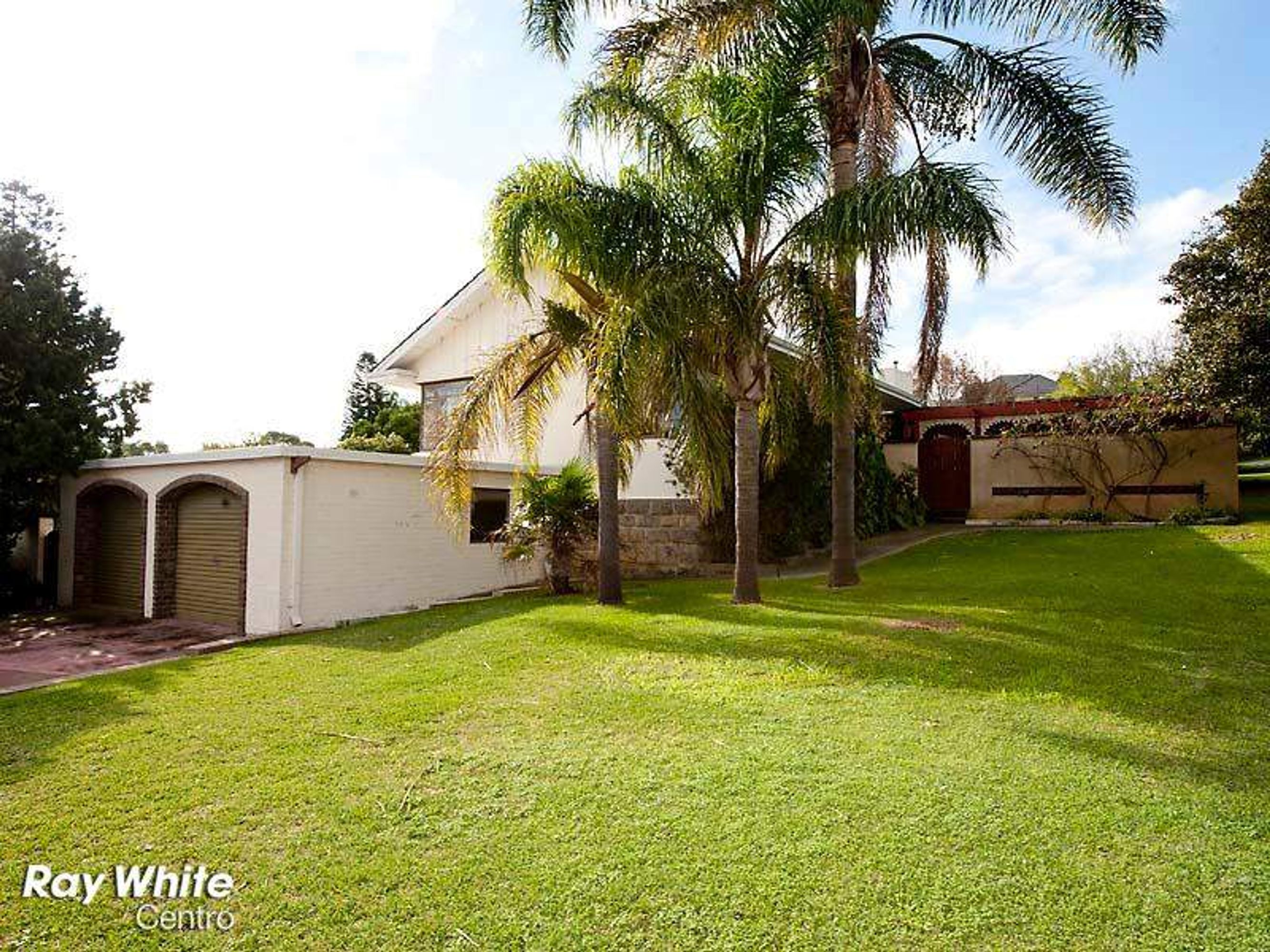 32 Hovea Crescent, City Beach, WA 6015, City Beach - Thumbnail 2