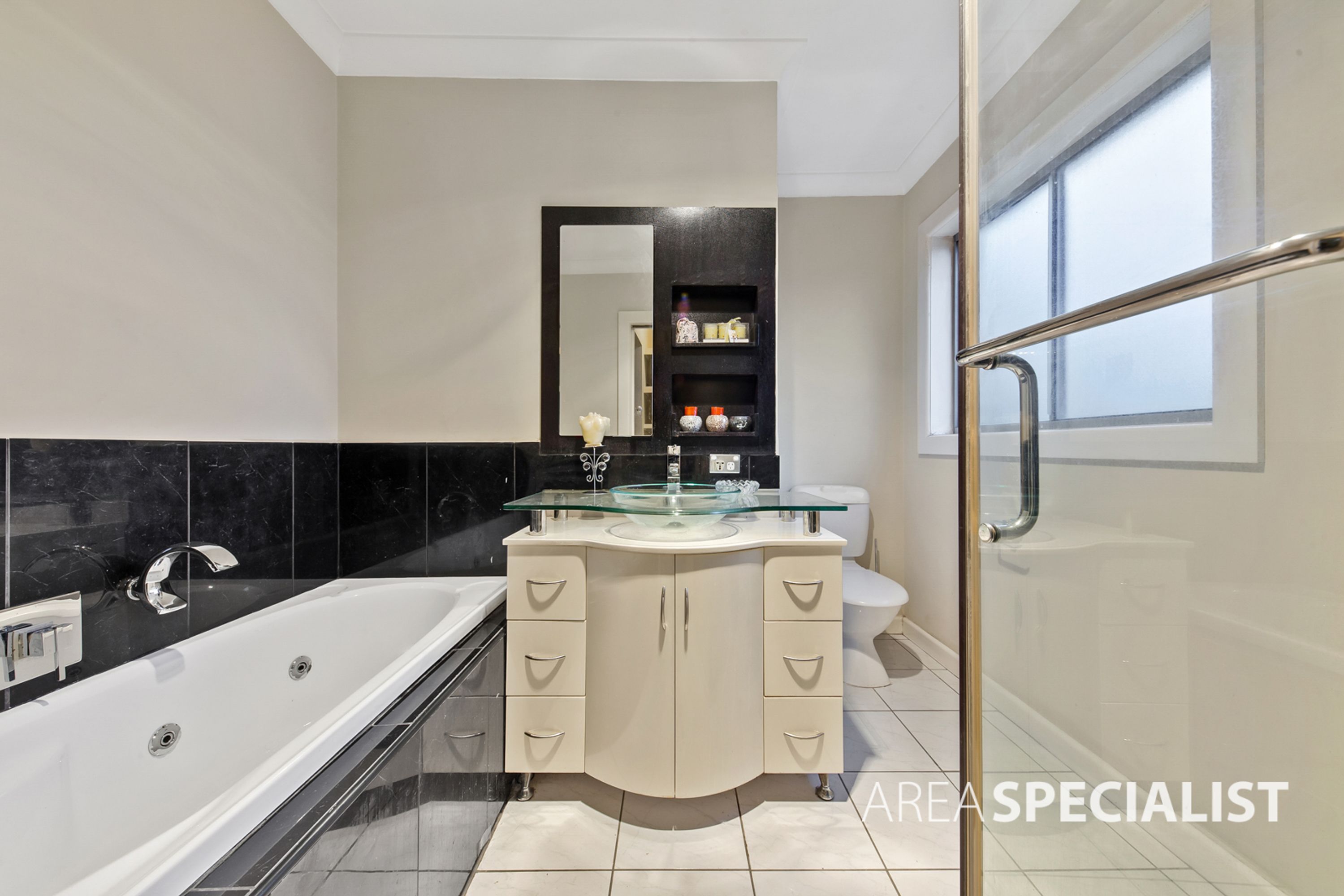 194 Cairnlea Drive, Cairnlea VIC 3023, Cairnlea - Thumbnail 5
