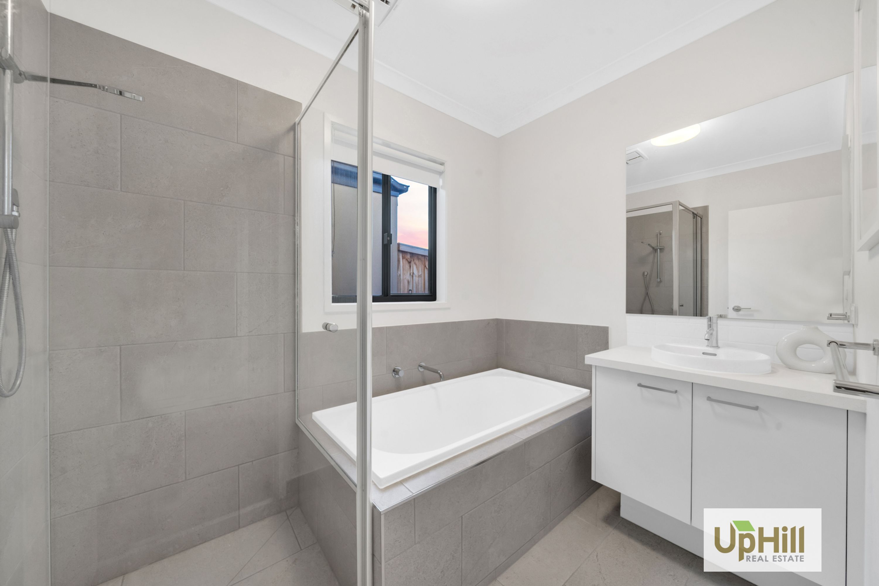 37 Parkrise Boulevard, Clyde North - Thumbnail 3