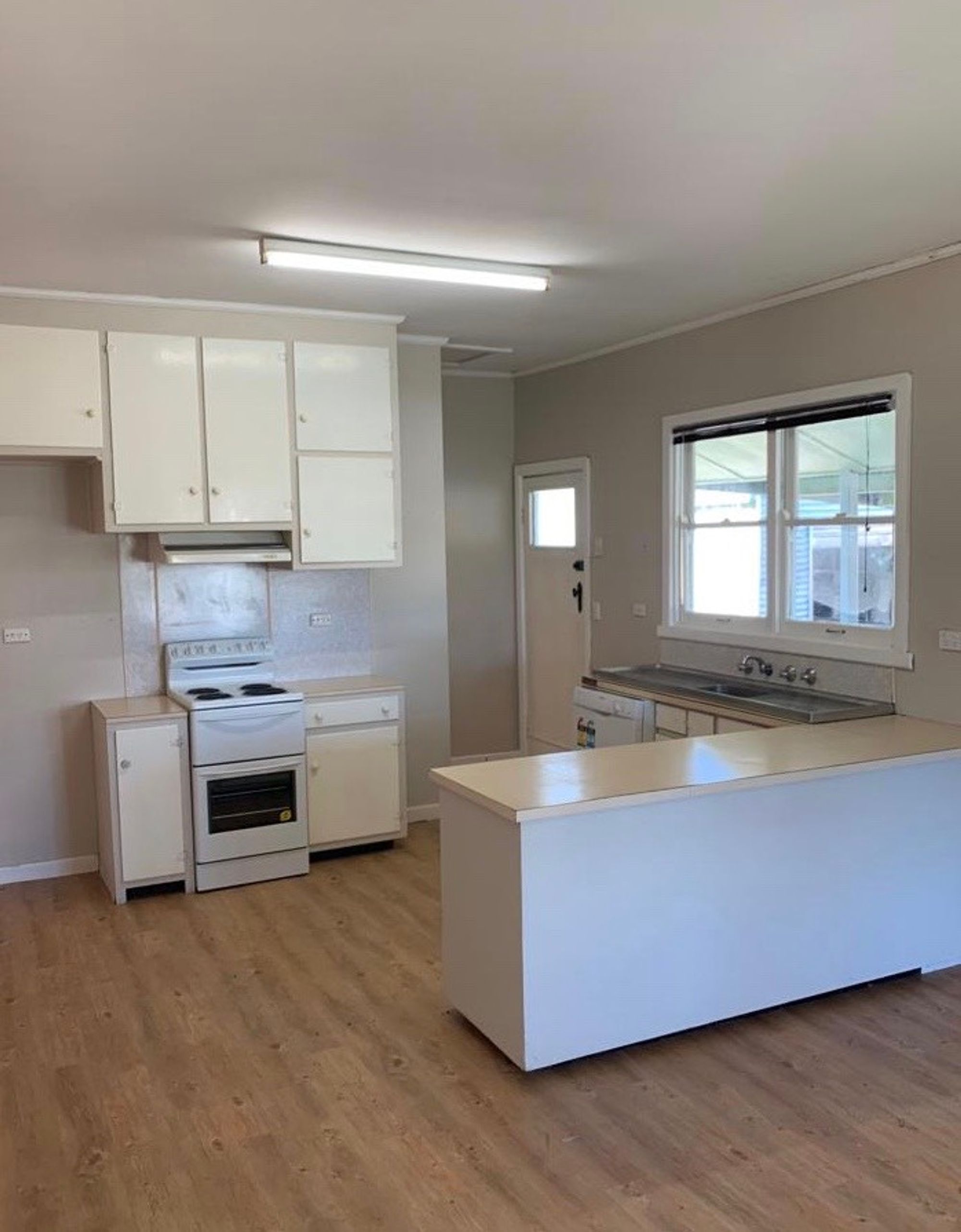 11 Glenferness Street, Nhill VIC 3418, Nhill - Thumbnail 4