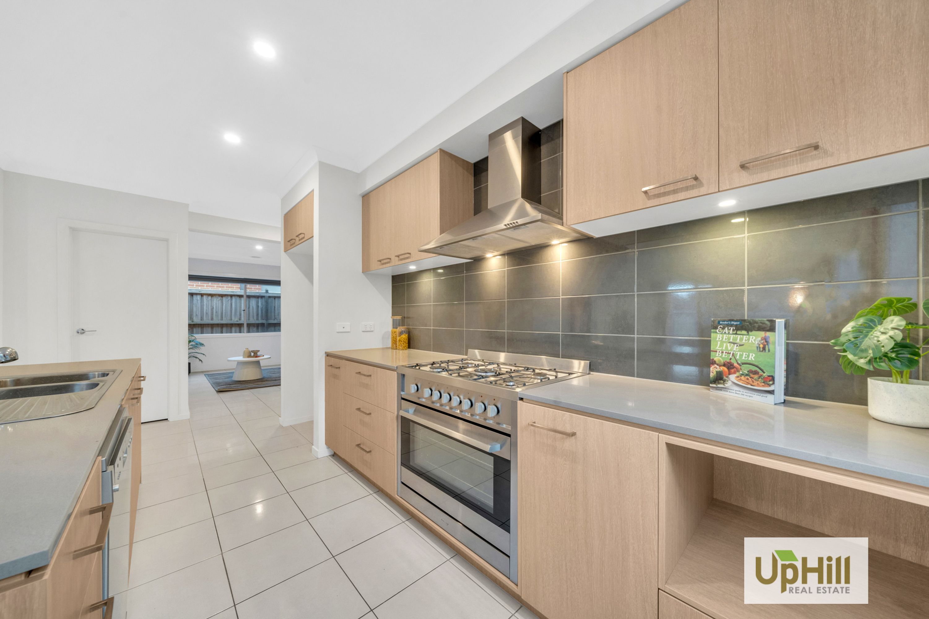 44 Picnic Avenue, Clyde North - Thumbnail 7