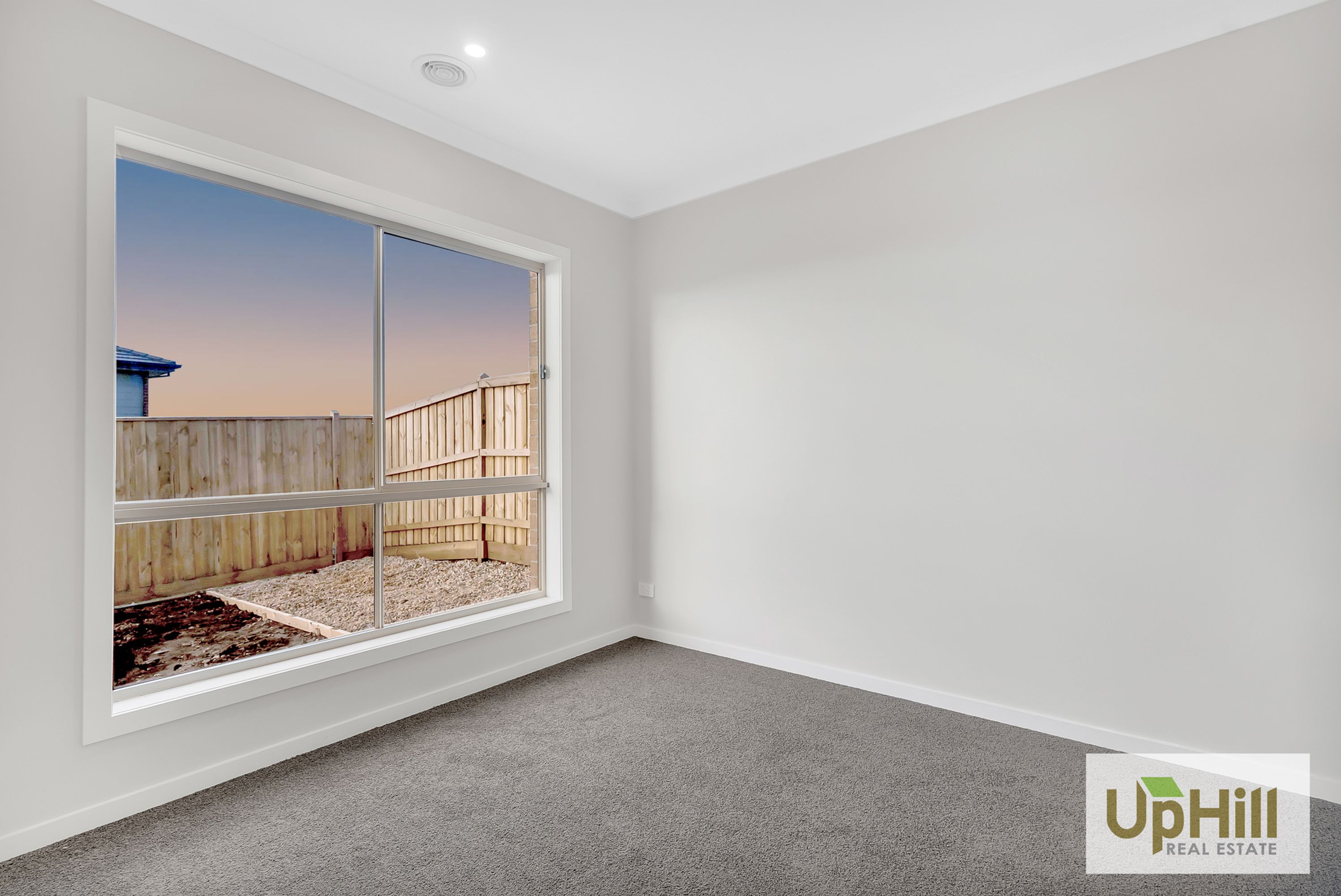 35 BABYLON CRESCENT, Clyde North - Thumbnail 8
