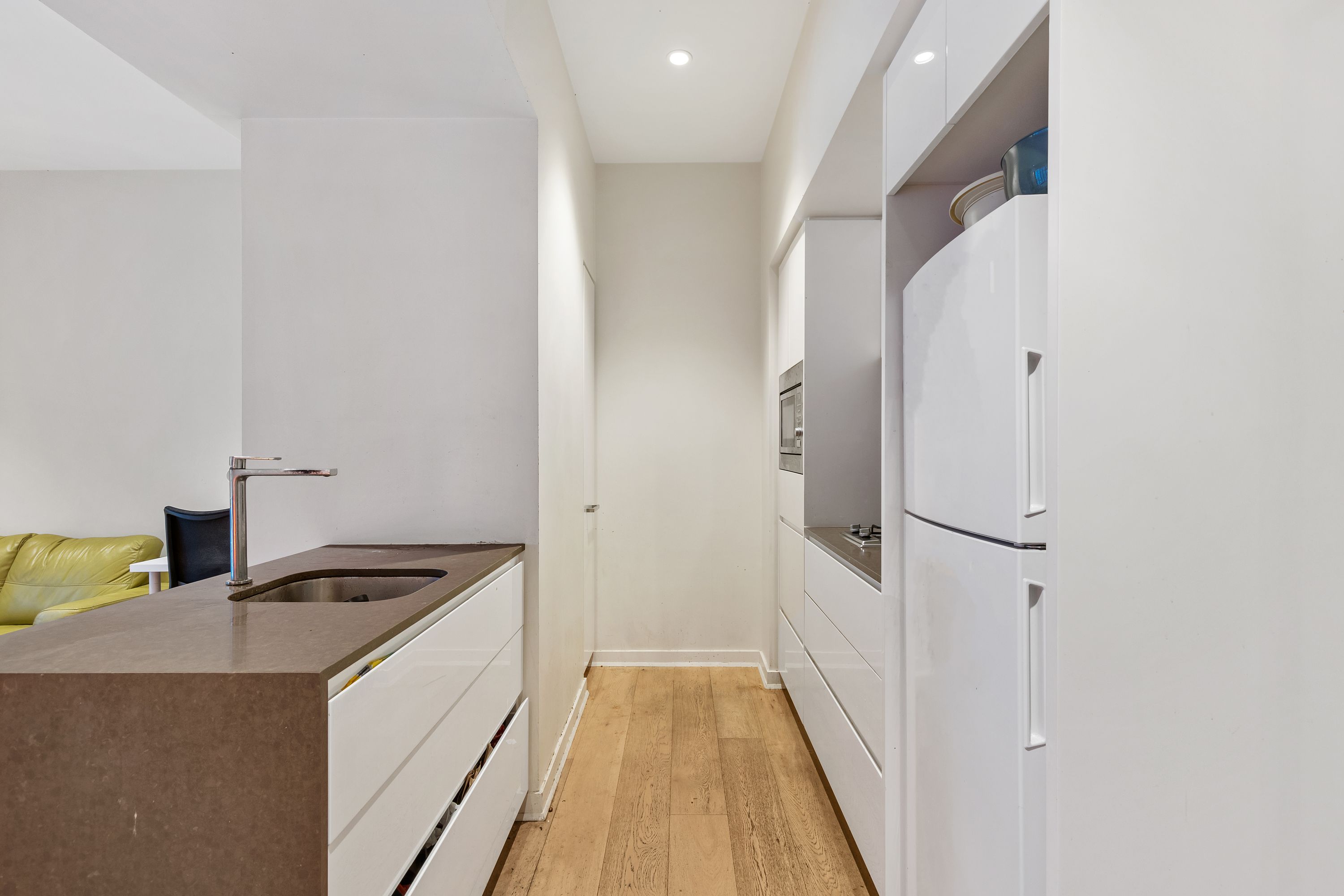 803/199 William Street, Melbourne - Thumbnail 5