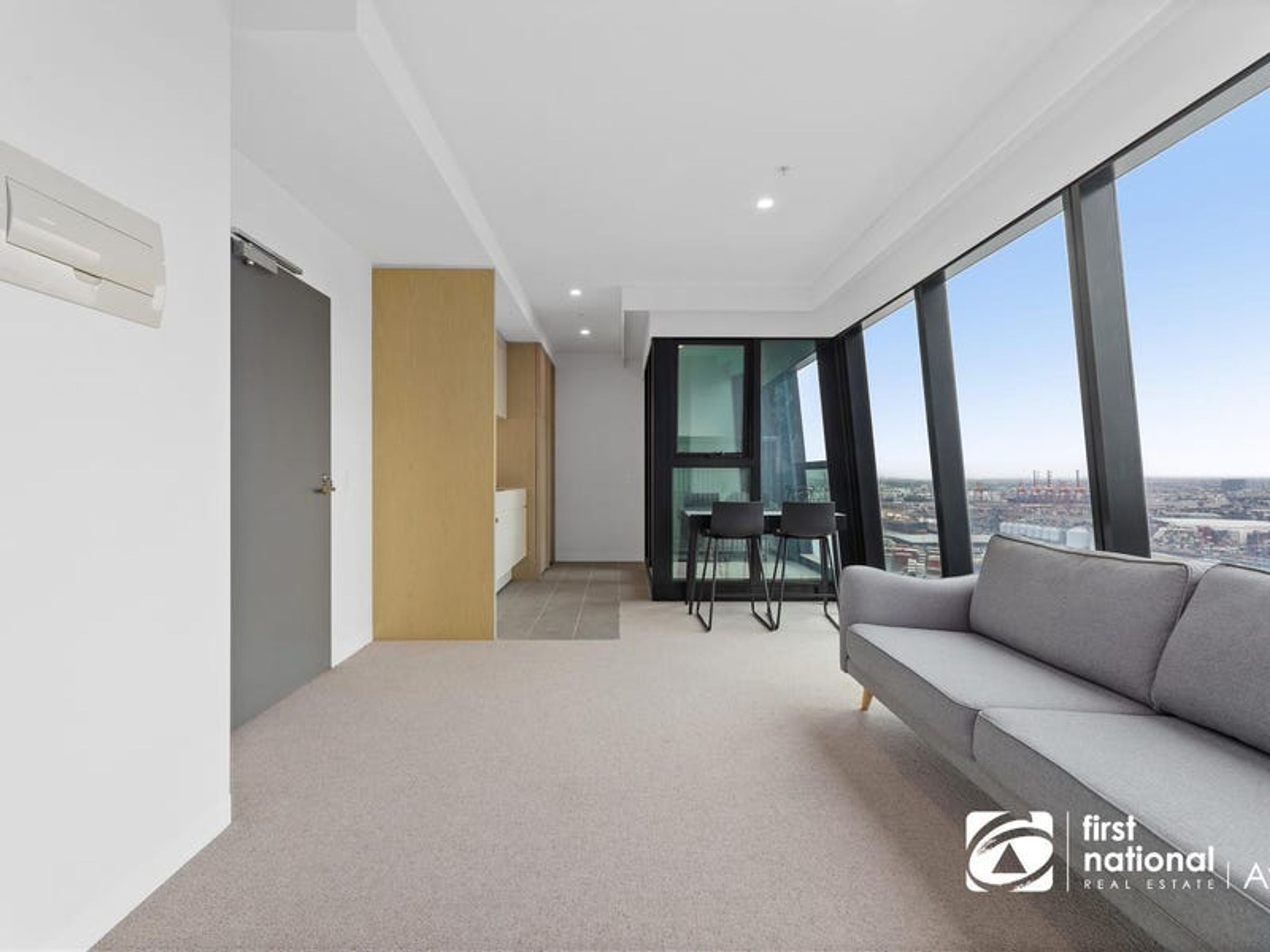 2805/8 Pearl River Road, Docklands - Thumbnail 3