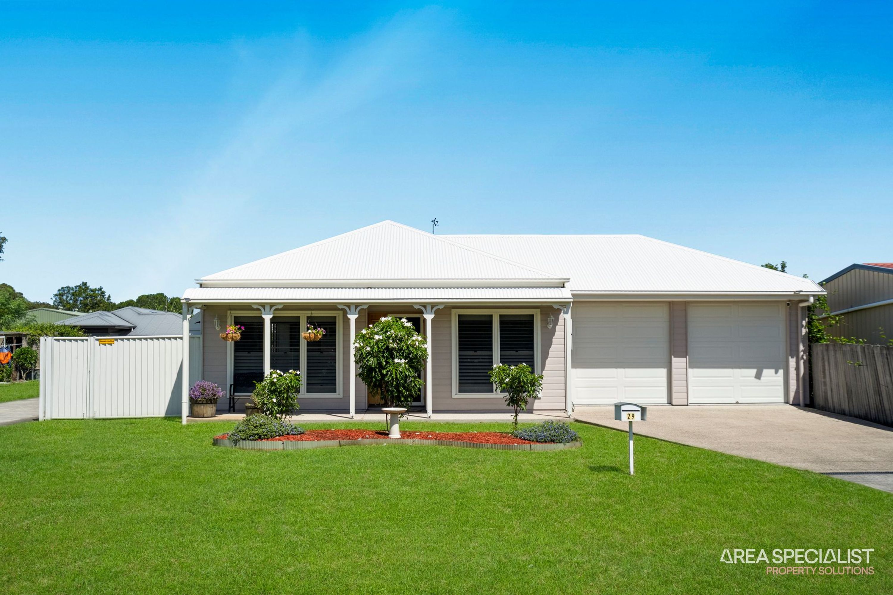 29 Pelican Parade, Jacobs Well, Jacobs Well - Image 1