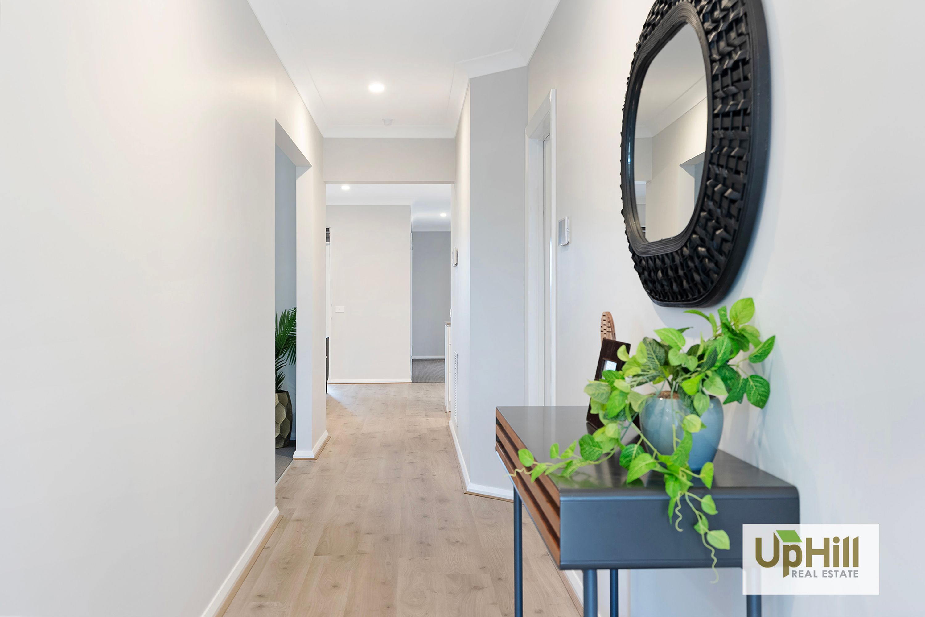 24 Abercromby Avenue, Clyde - Thumbnail 2