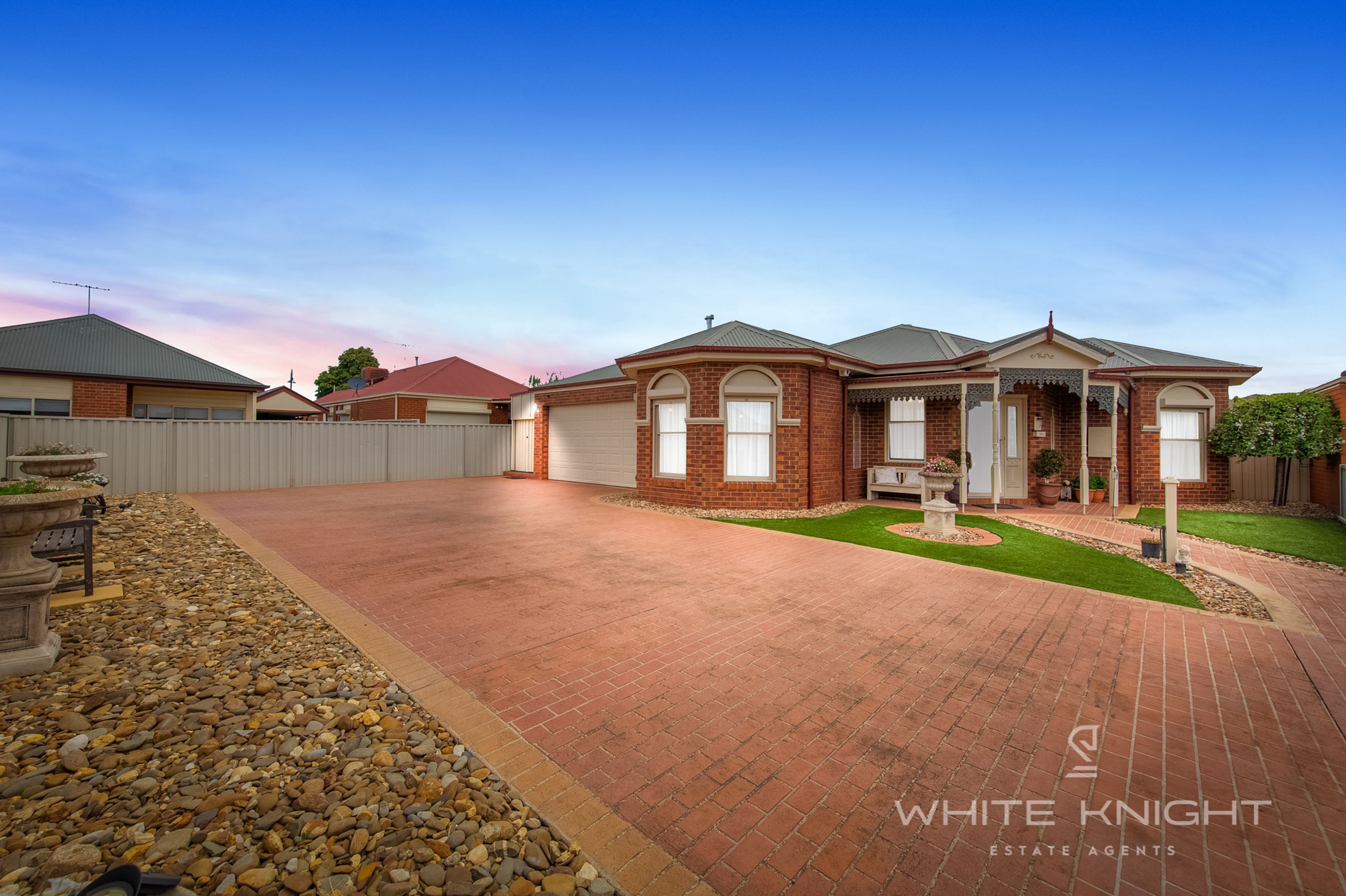 13 Hammersley Place, Caroline Springs VIC 3023, Caroline Springs - Thumbnail 2
