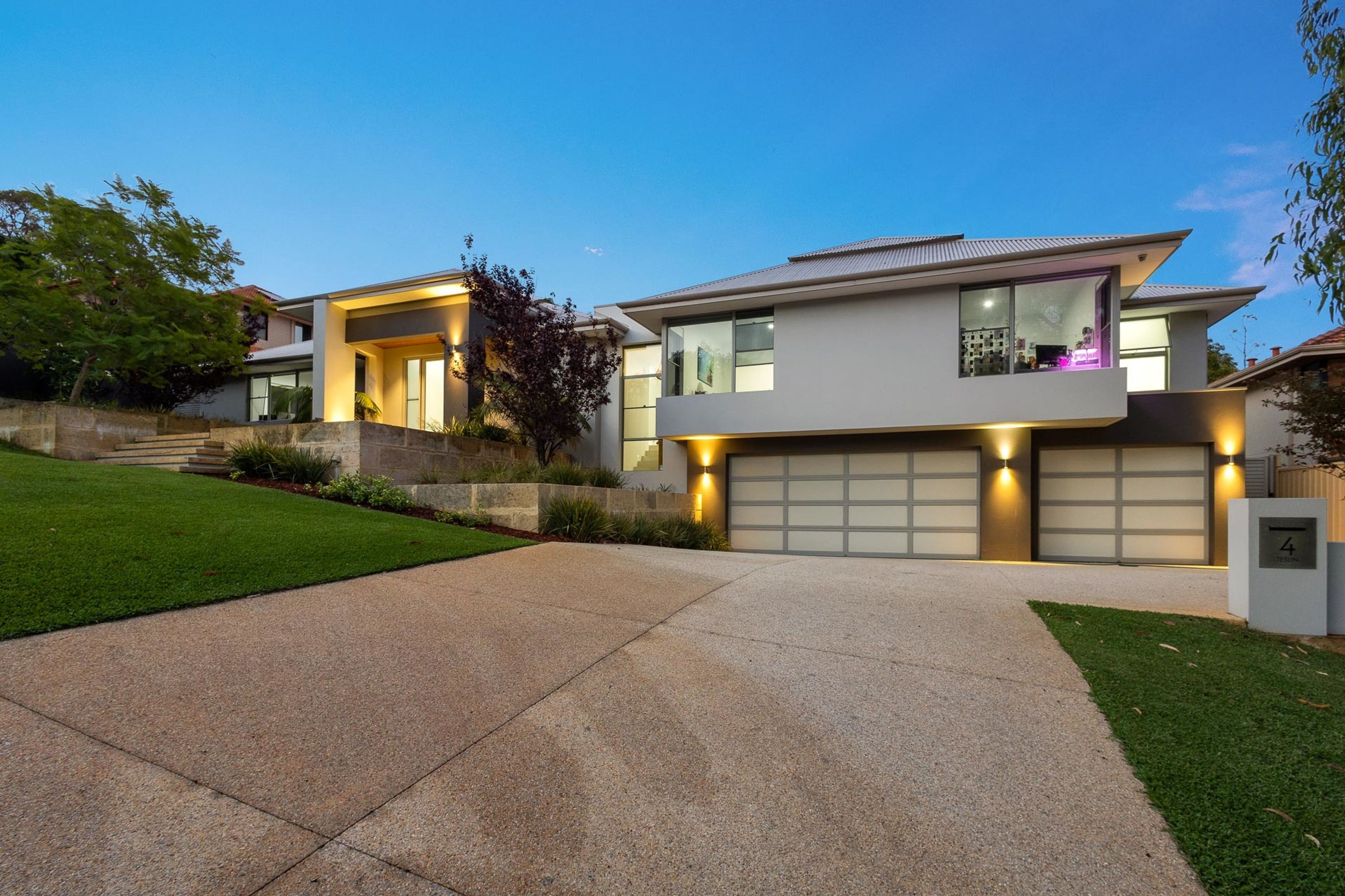 4 Teslin Road, Mount Claremont - Thumbnail 2