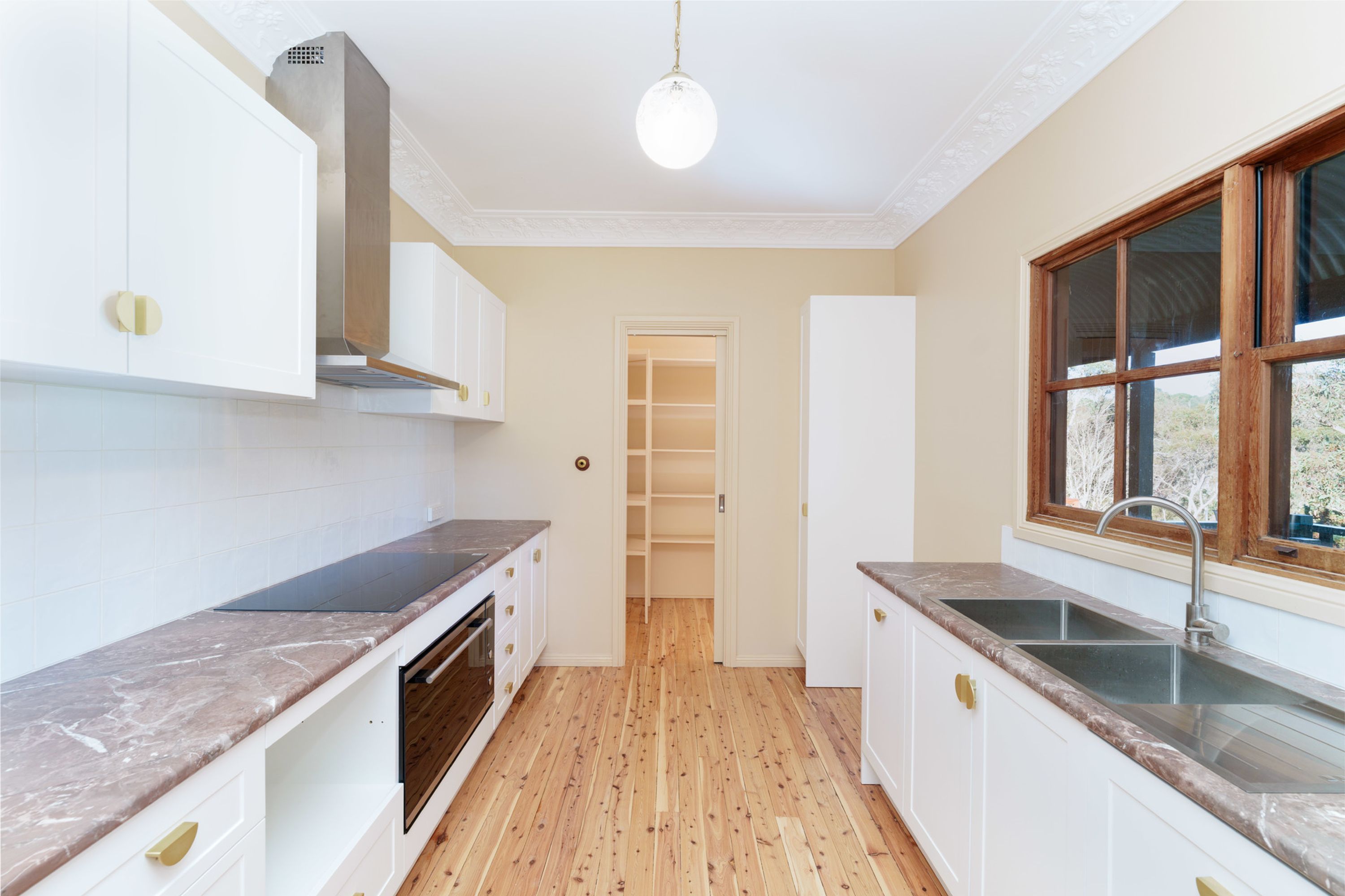 10 First Avenue, Katoomba - Thumbnail 2
