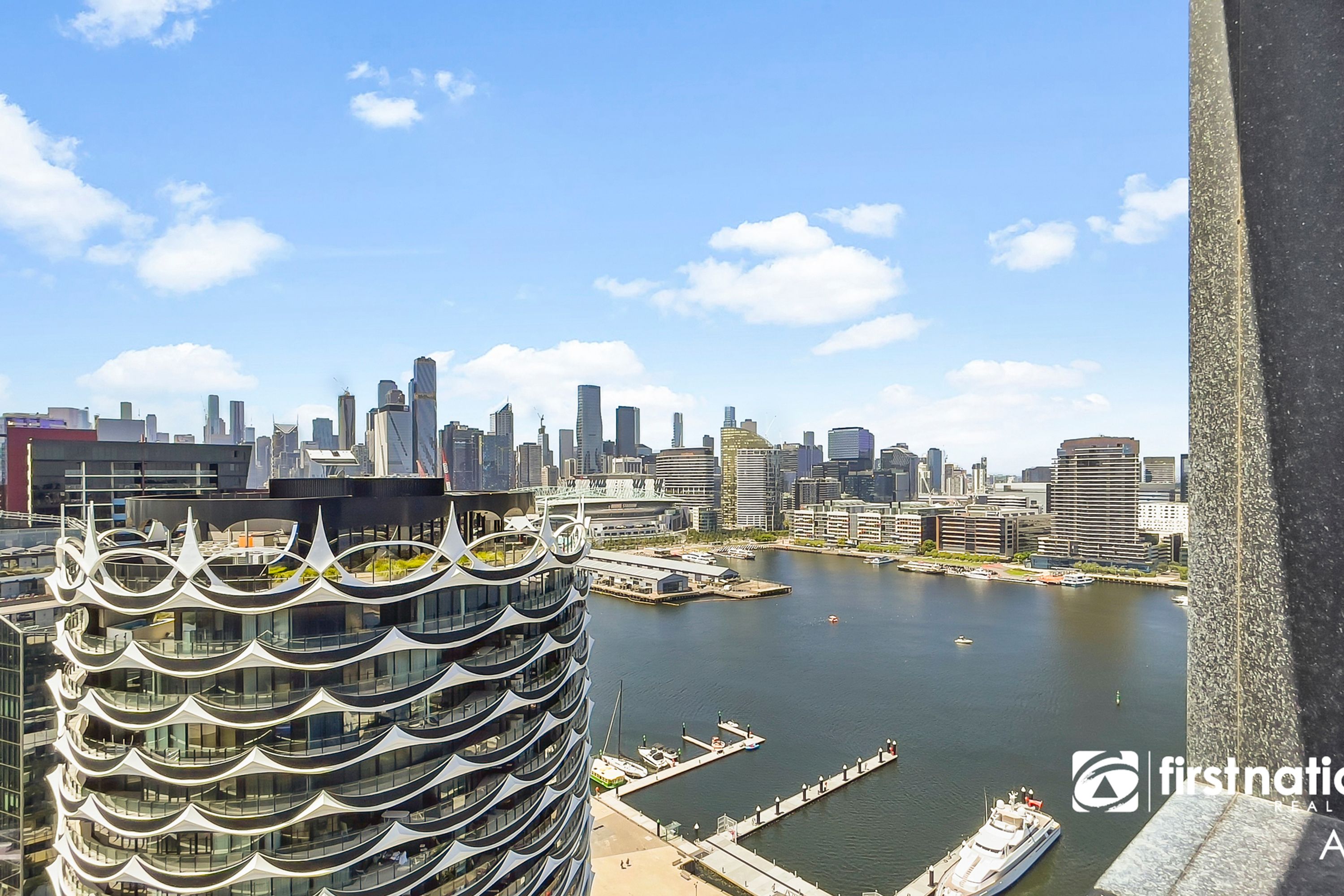 2212/8 Pearl River Road, Docklands - Thumbnail 2