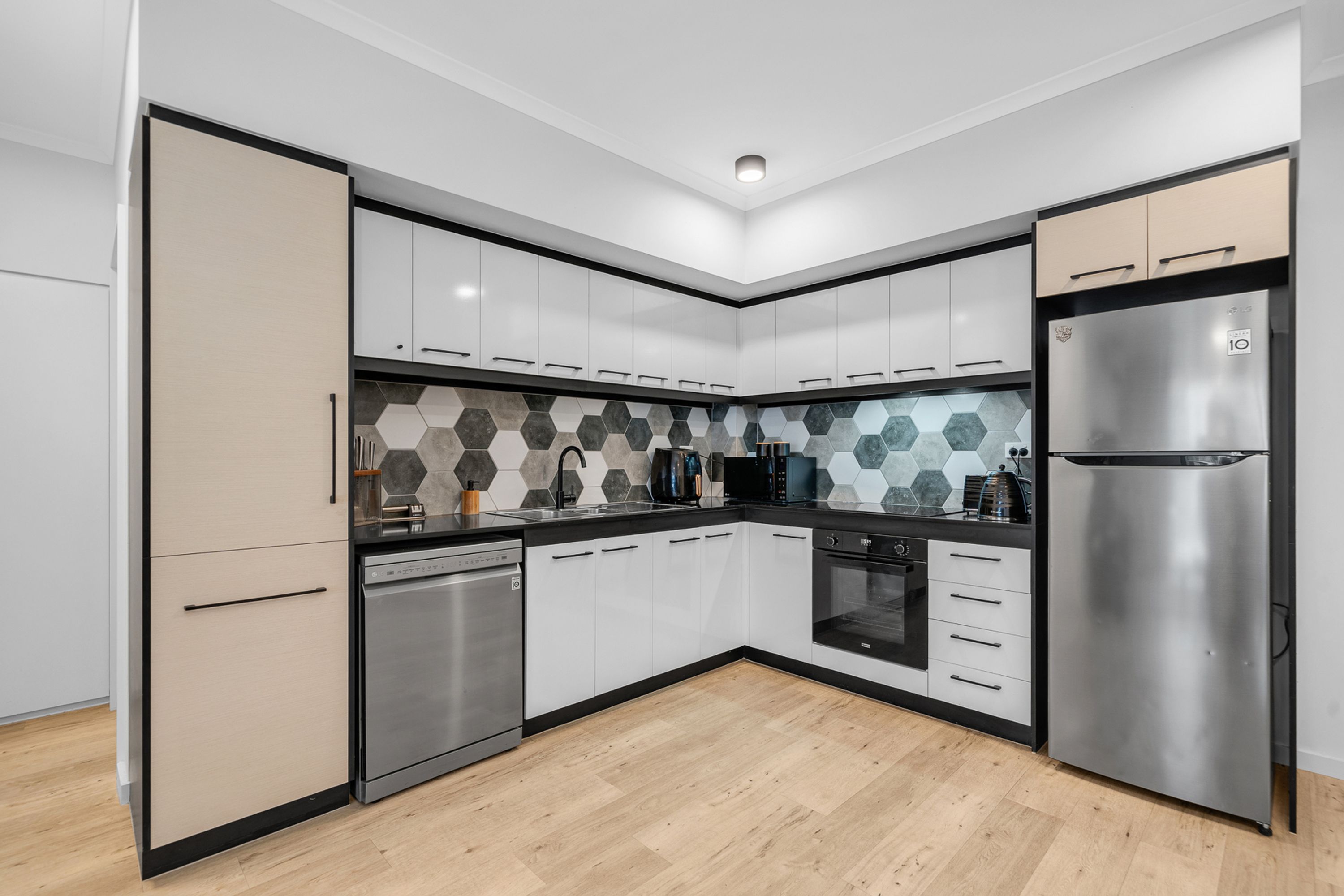 403/14 Cecil Avenue, Cannington, Cannington - Thumbnail 4