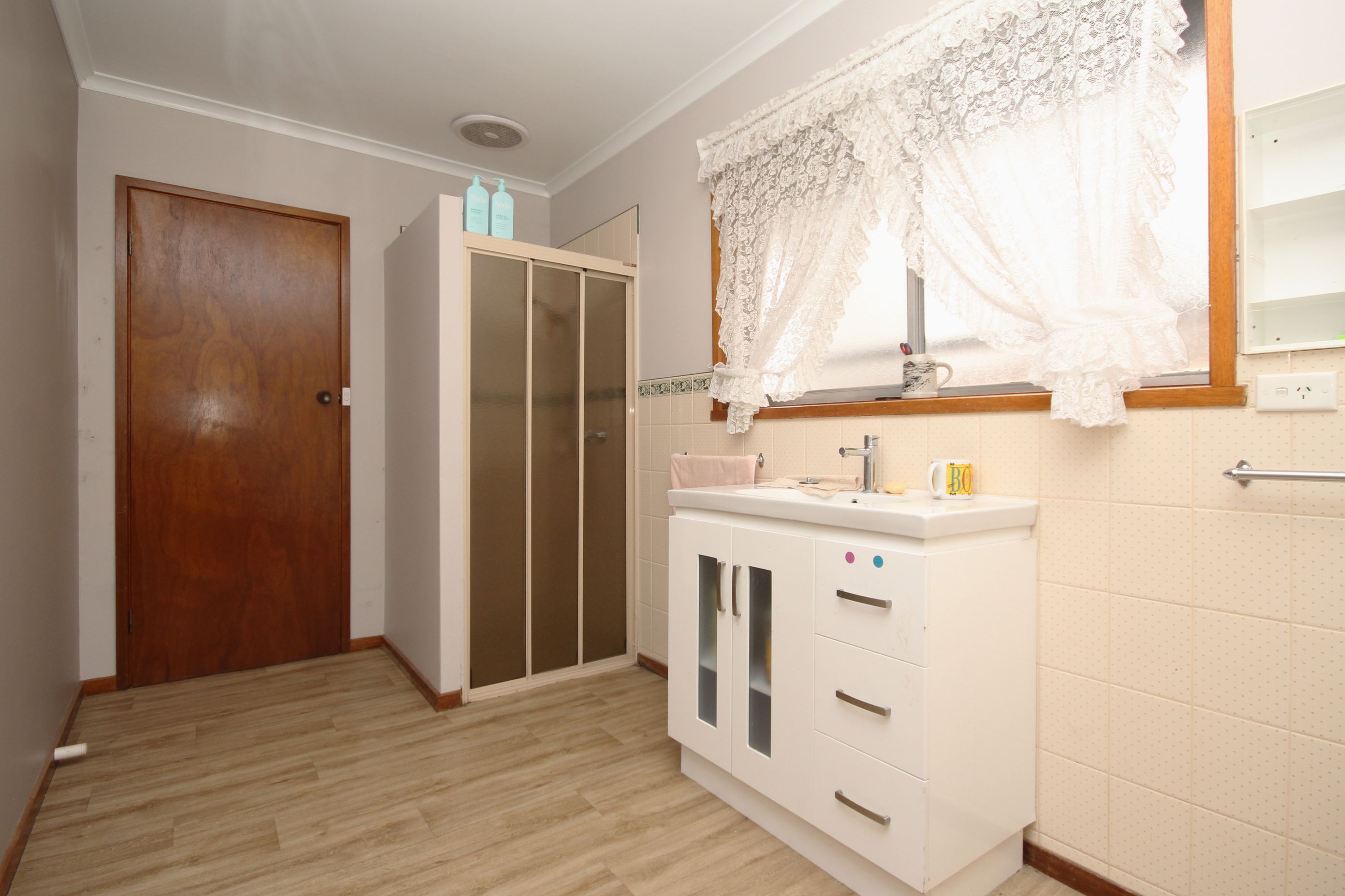 14 Caroline Street, Horsham VIC 3400, Horsham - Thumbnail 8