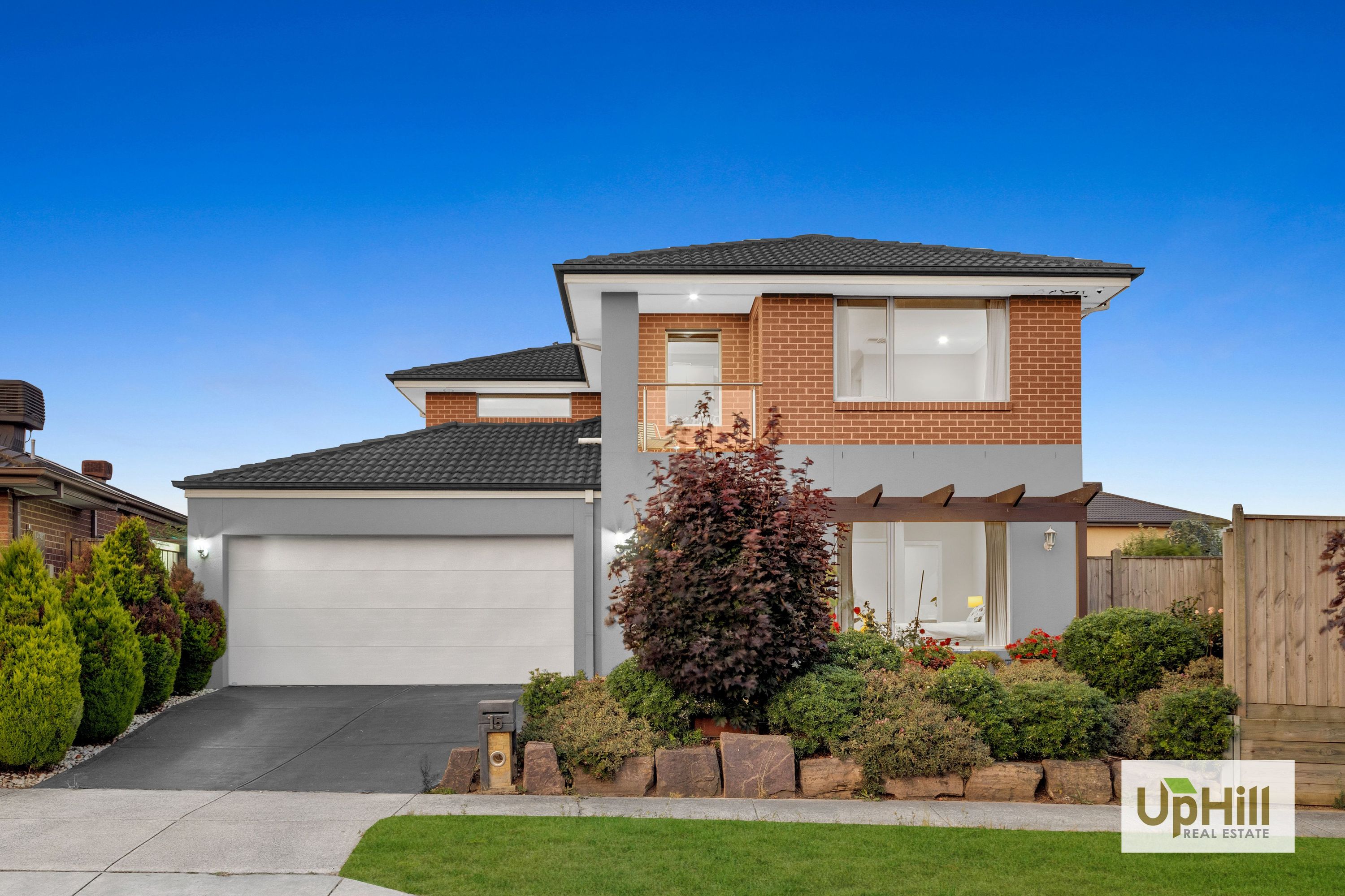 15 Raeburn Drive