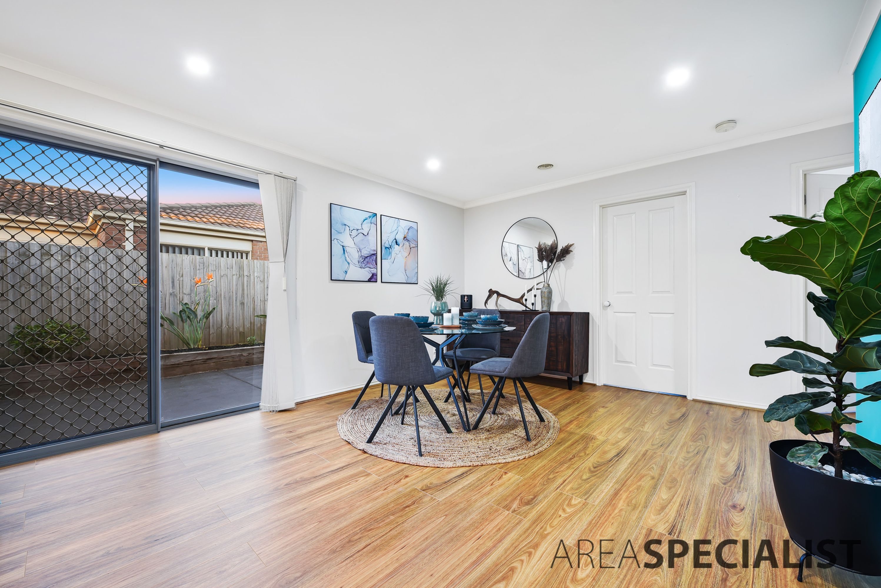 64 Kingdom Drive, Cranbourne, Cranbourne - Thumbnail 8