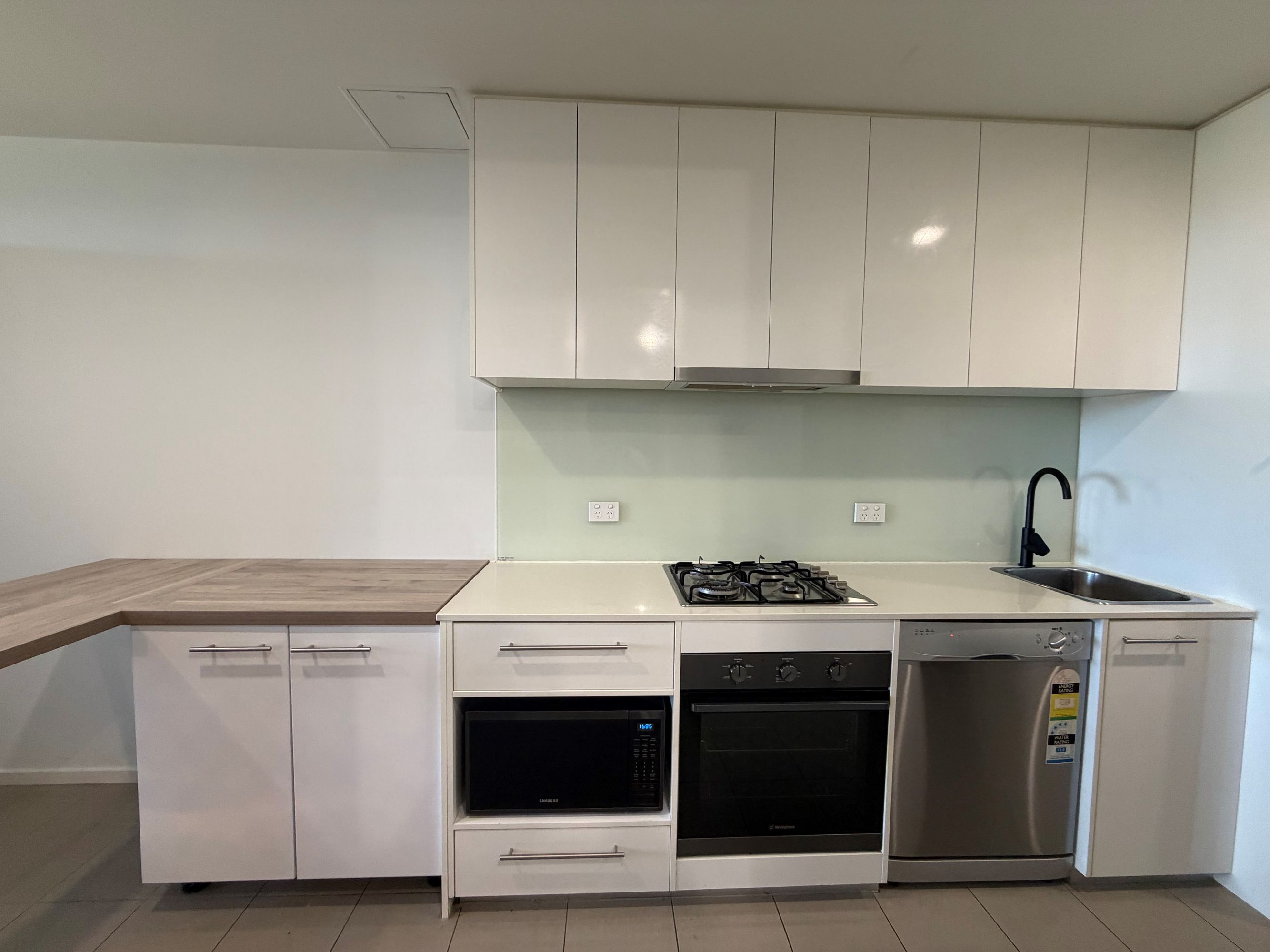 1208/18 Mt Alexander Rd, Travancore - Thumbnail 2