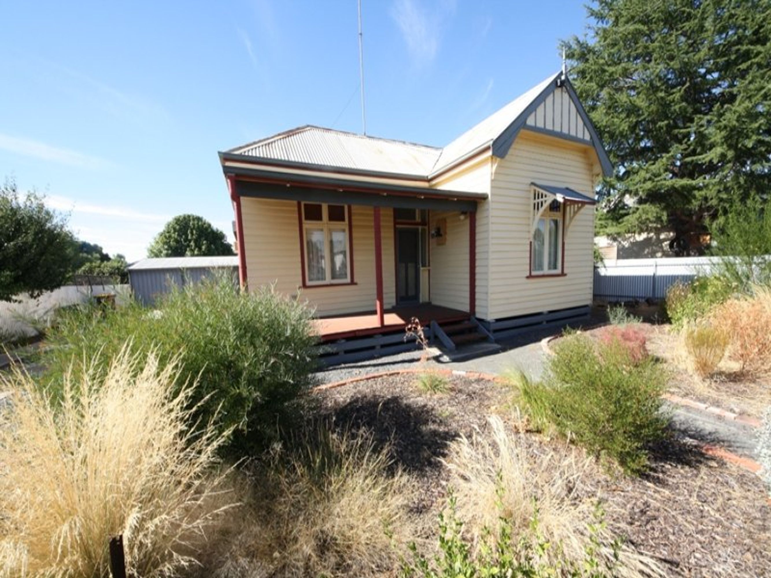 9 Tena Avenue, Horsham VIC 3400, Horsham - Thumbnail 3