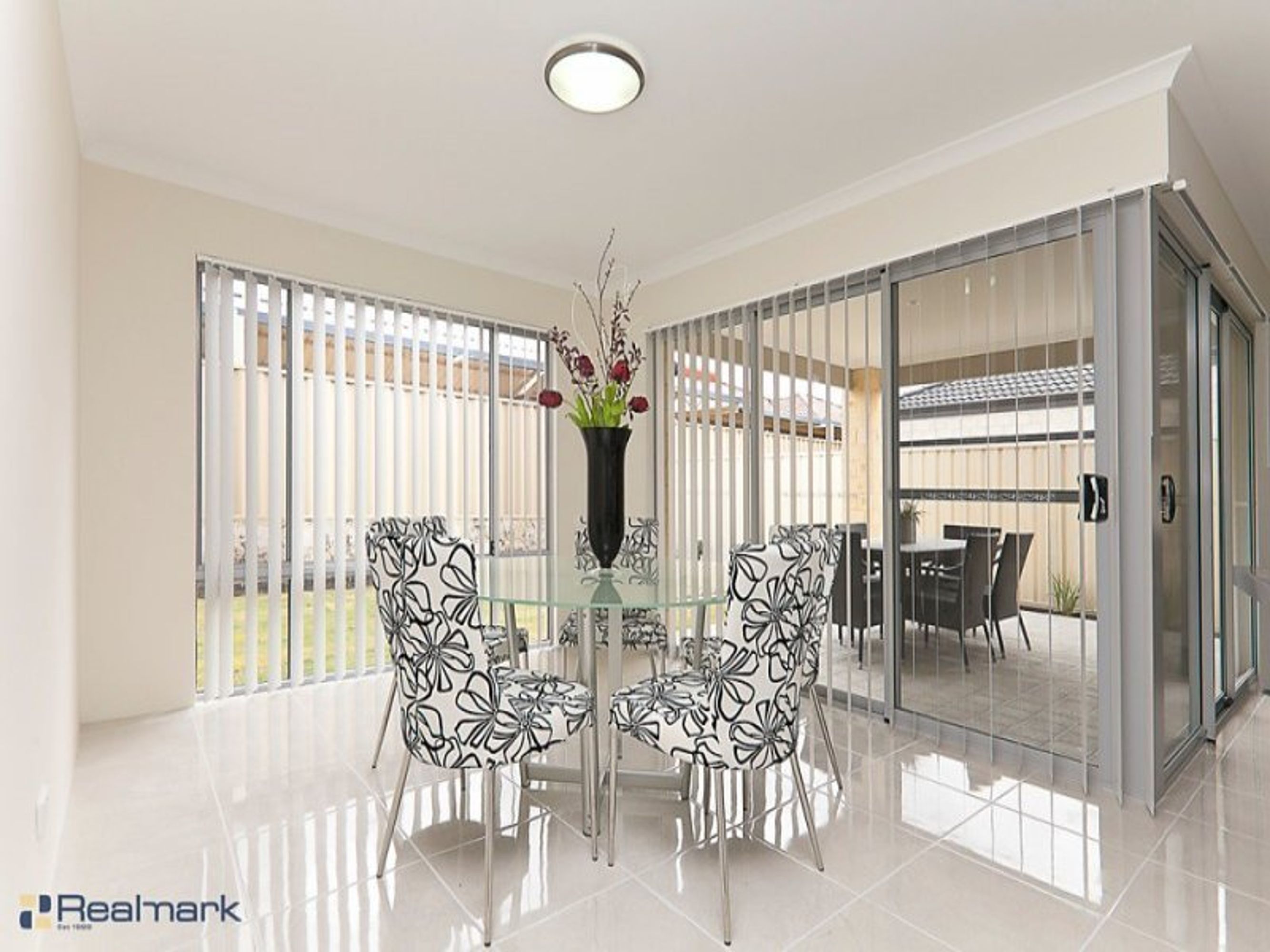 33 Van Gogh Road, Tapping - Thumbnail 5