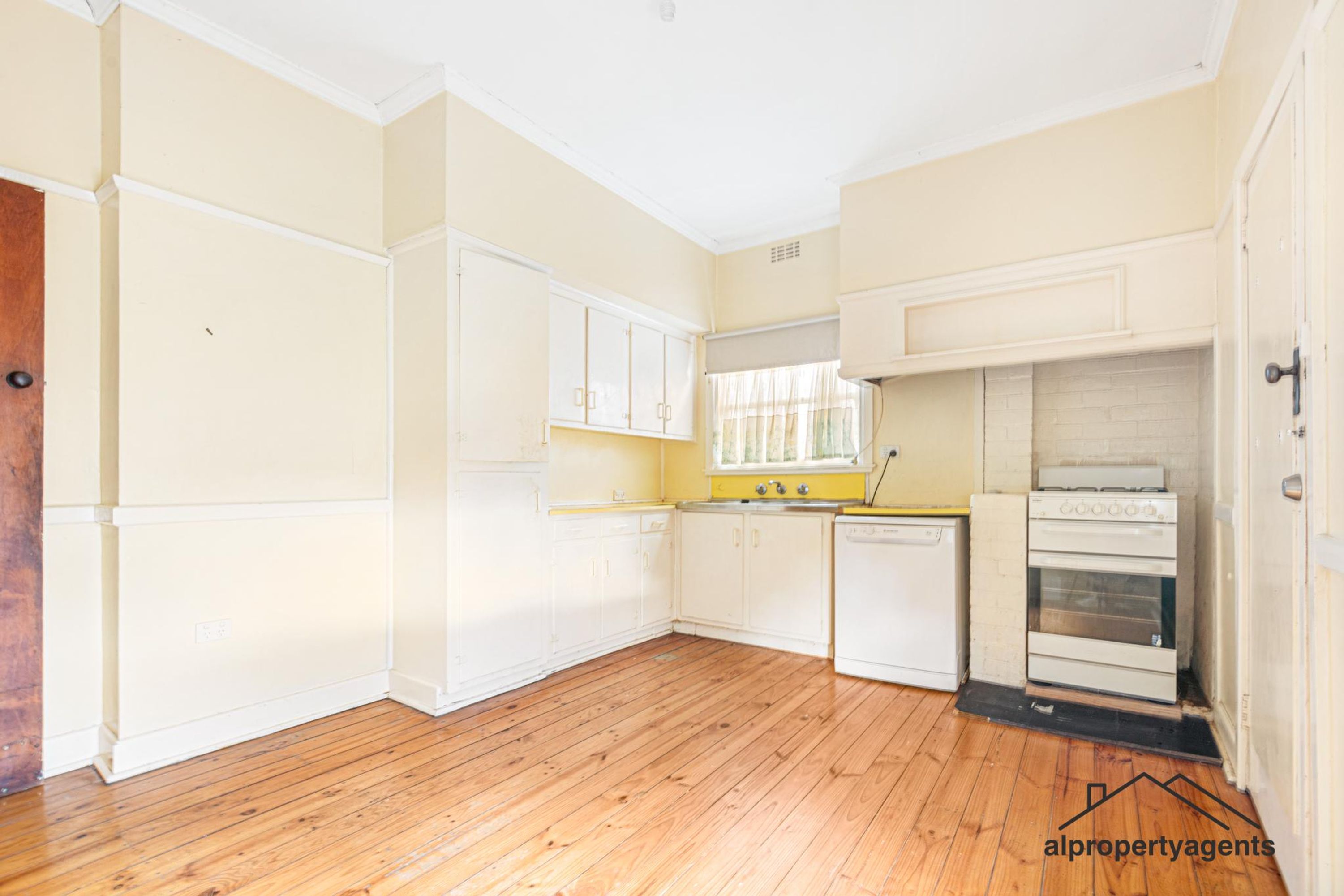 8 Iris Street, Horsham VIC 3400, Horsham - Thumbnail 4