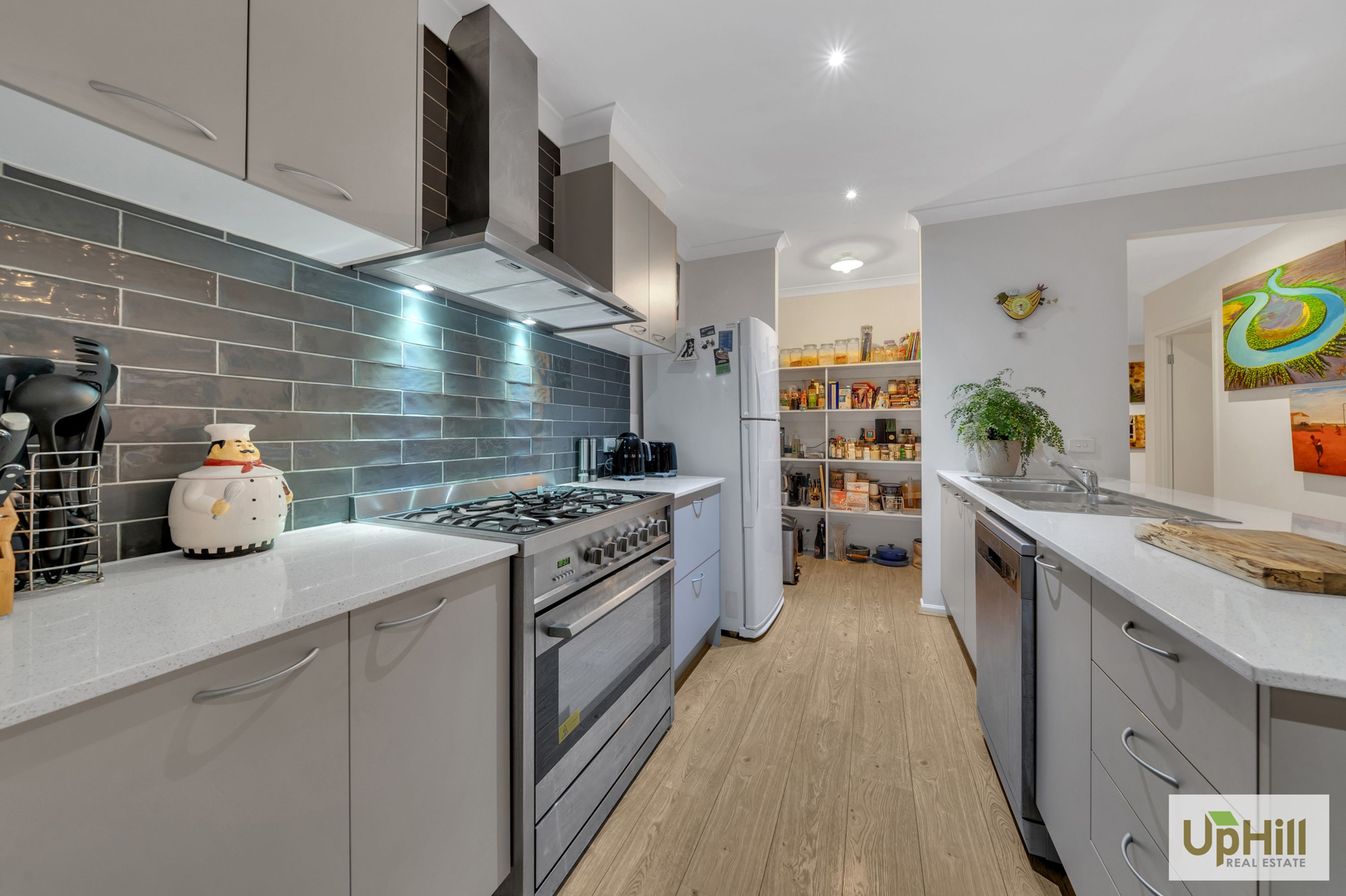 16 EVERARD AVENUE, Clyde North - Thumbnail 5