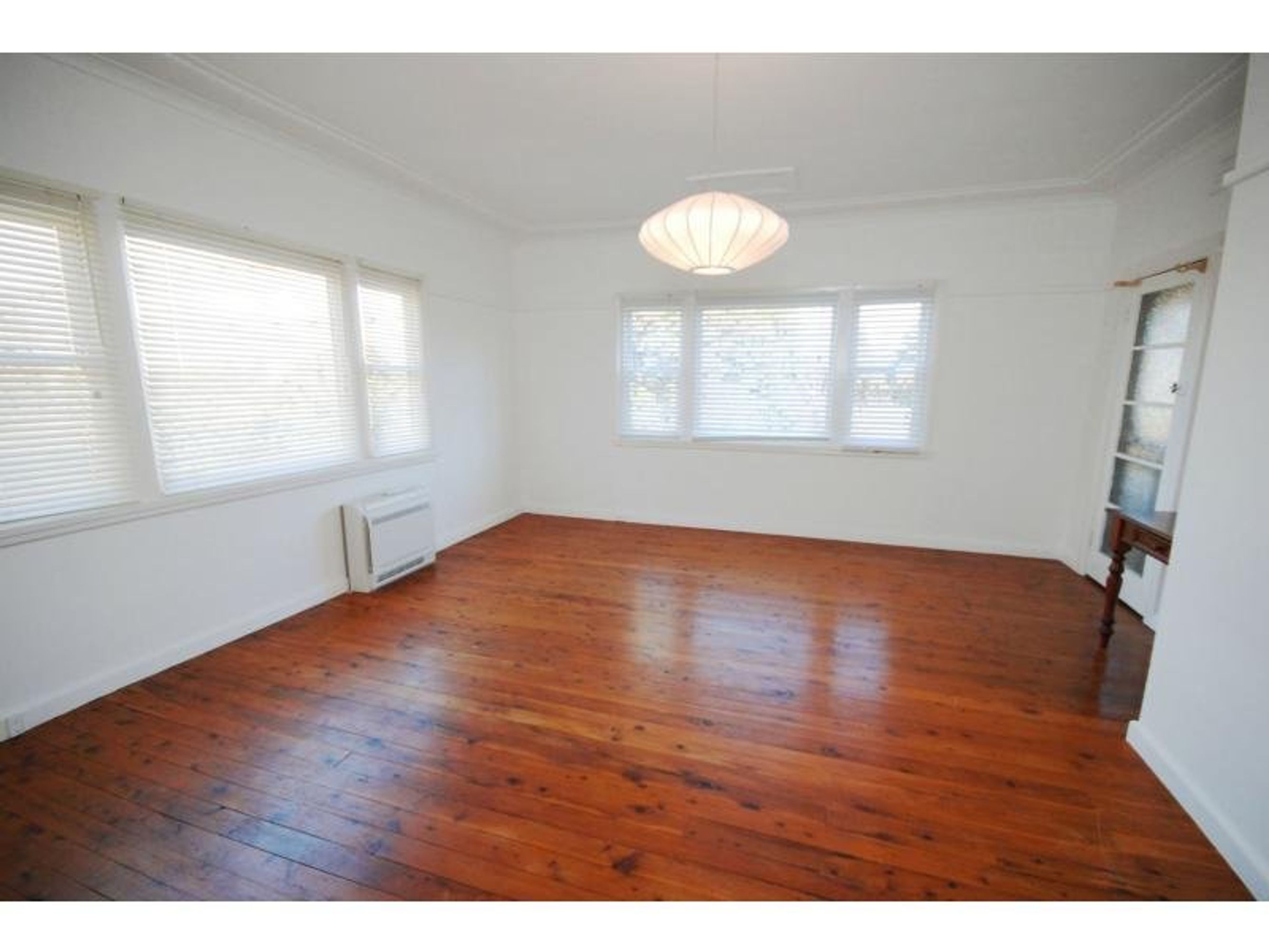 22 Warwick Street, Katoomba - Thumbnail 3