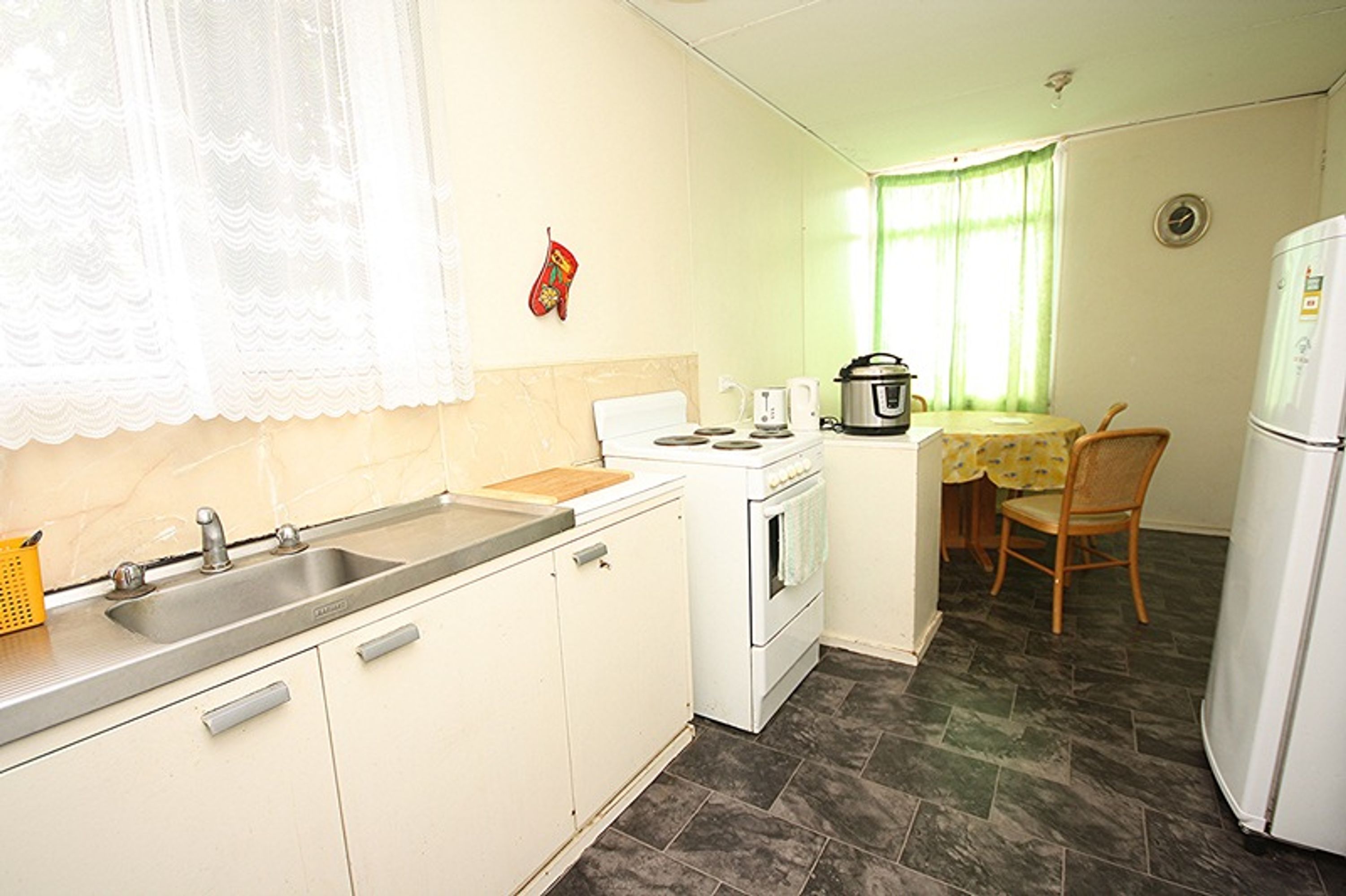 20 Warren Street, Stawell VIC 3380, Stawell - Thumbnail 2