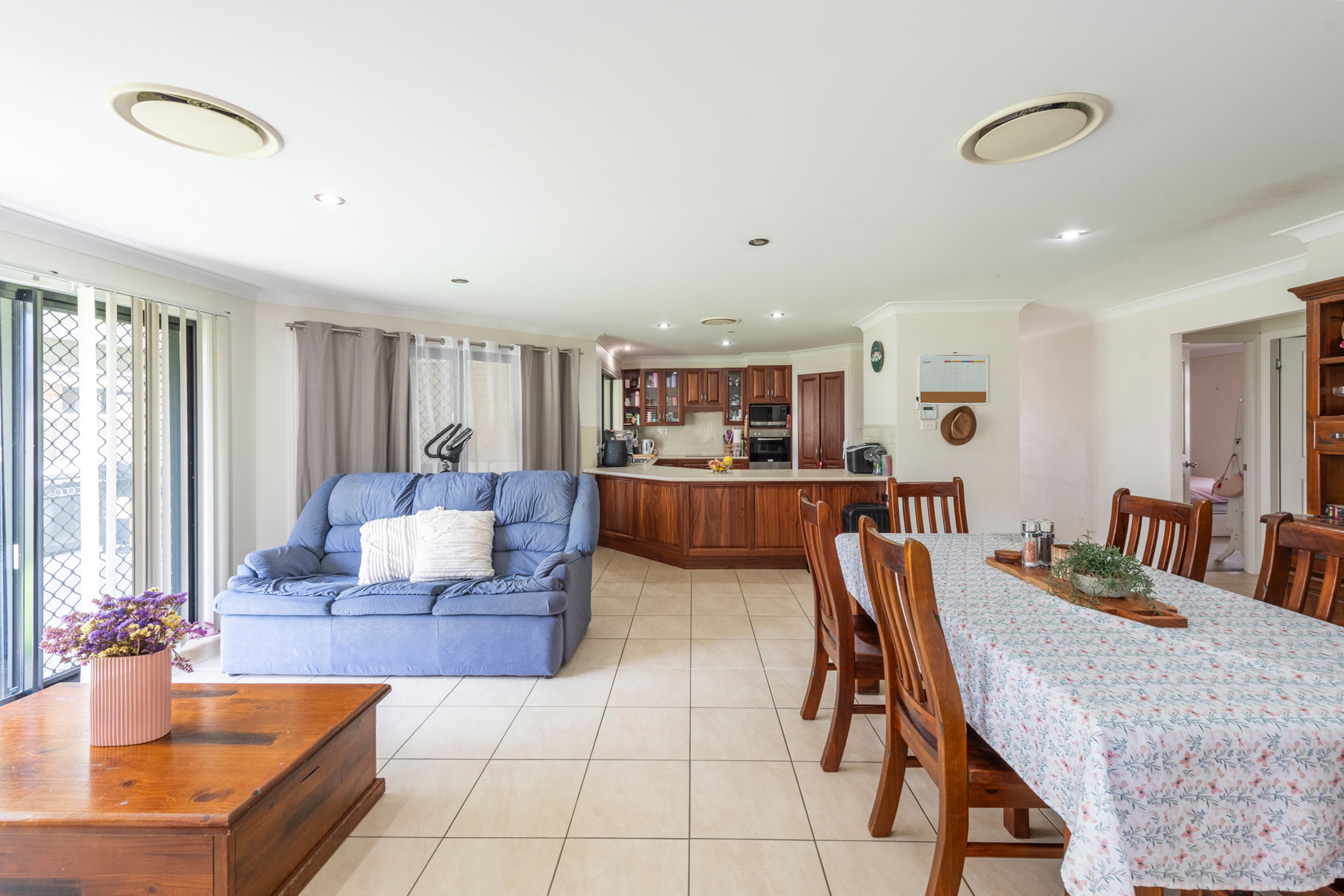 5 Mark Close, Grafton - Thumbnail 8