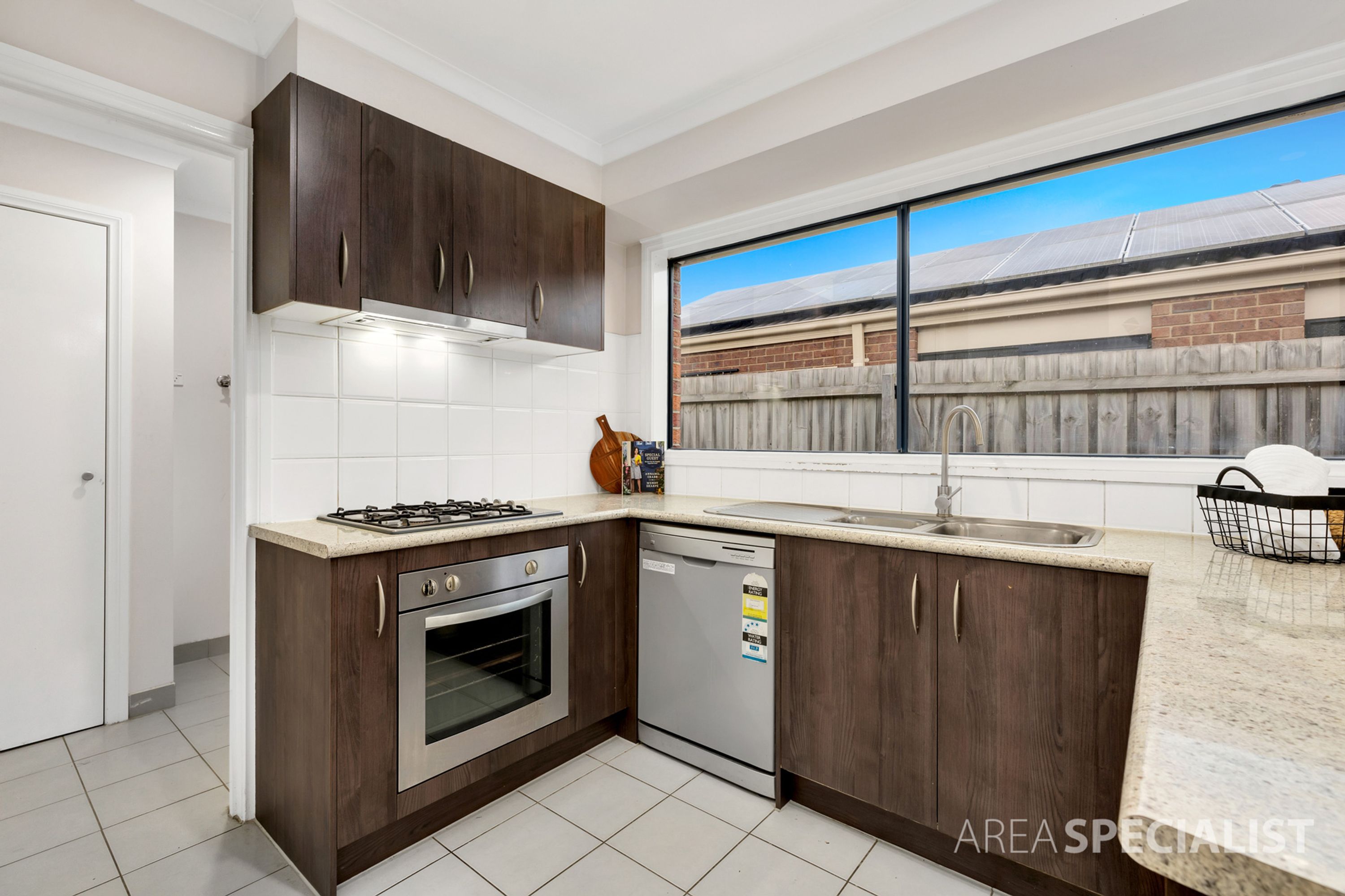 8 Venus Place, Cranbourne, Cranbourne - Thumbnail 6