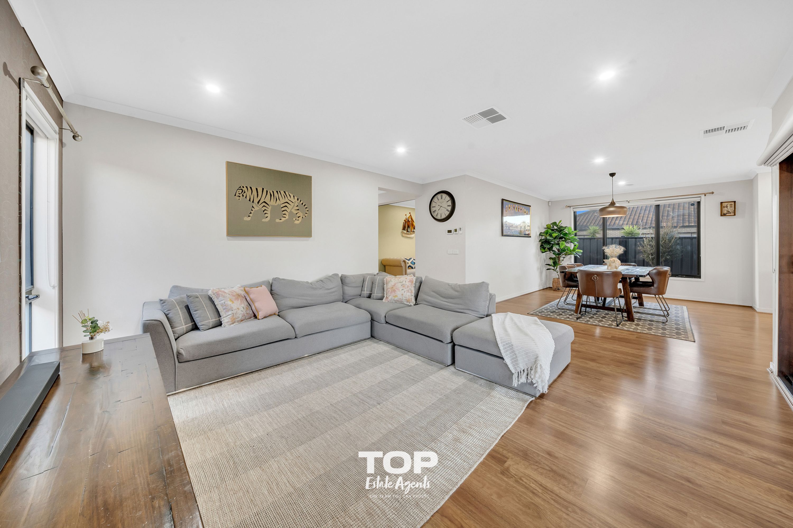 18 Lipizzan Way, Clyde North - Thumbnail 8