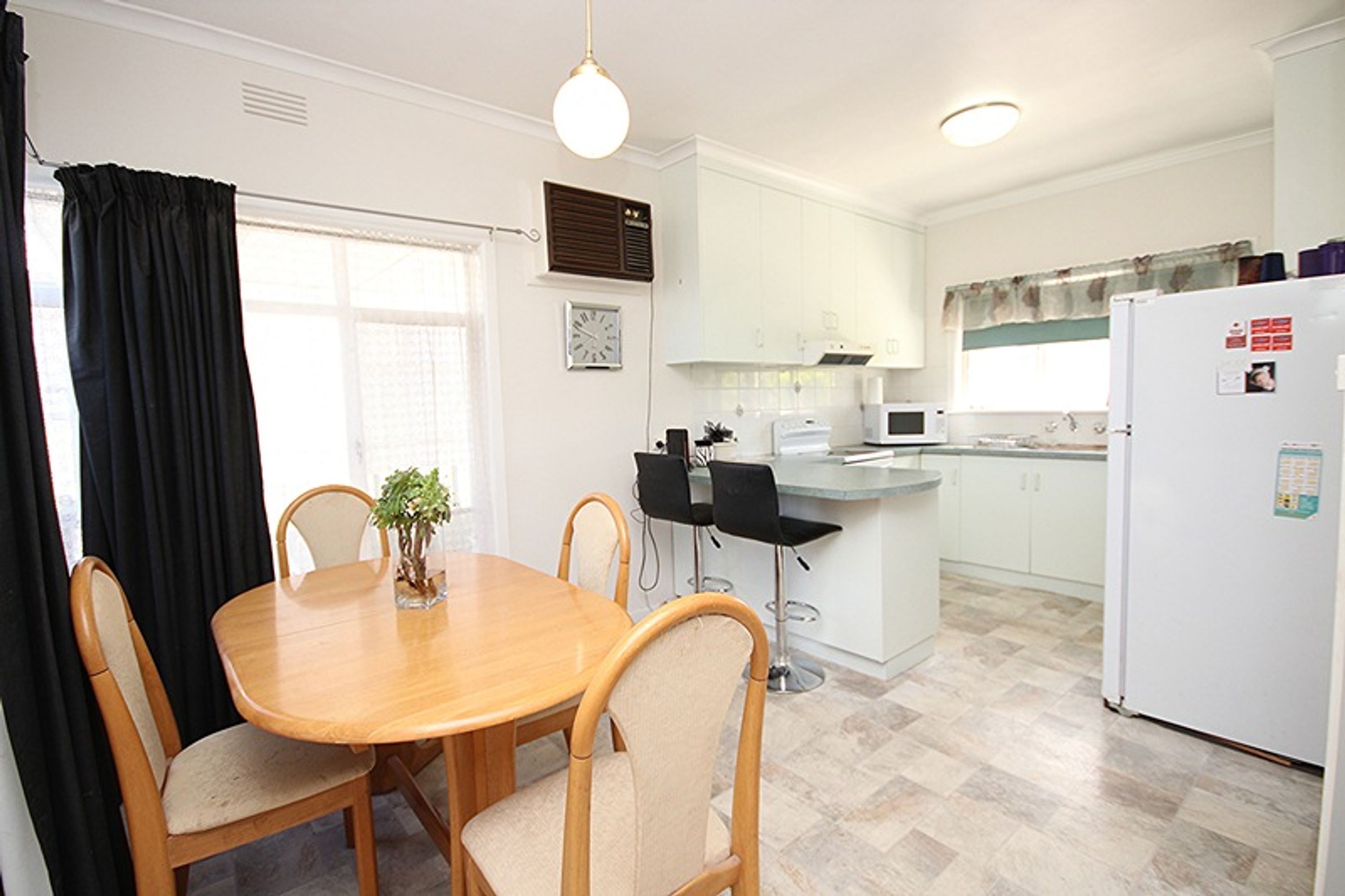 24 Laurel Street, Horsham VIC 3400, Horsham - Thumbnail 3