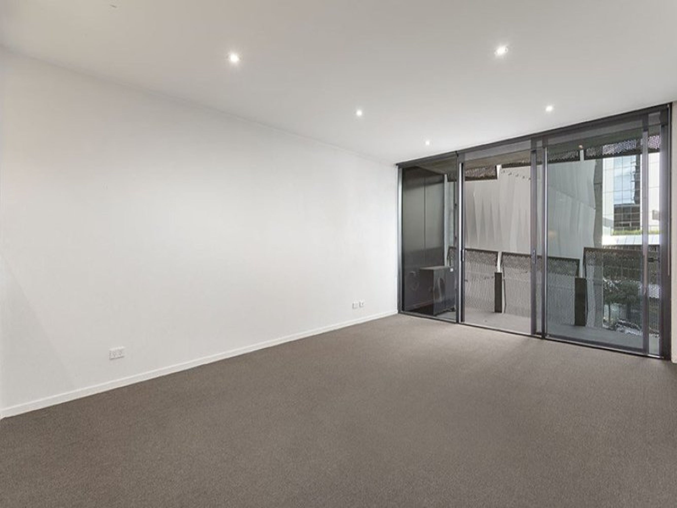 805/8 Waterview Walk, Docklands - Thumbnail 3