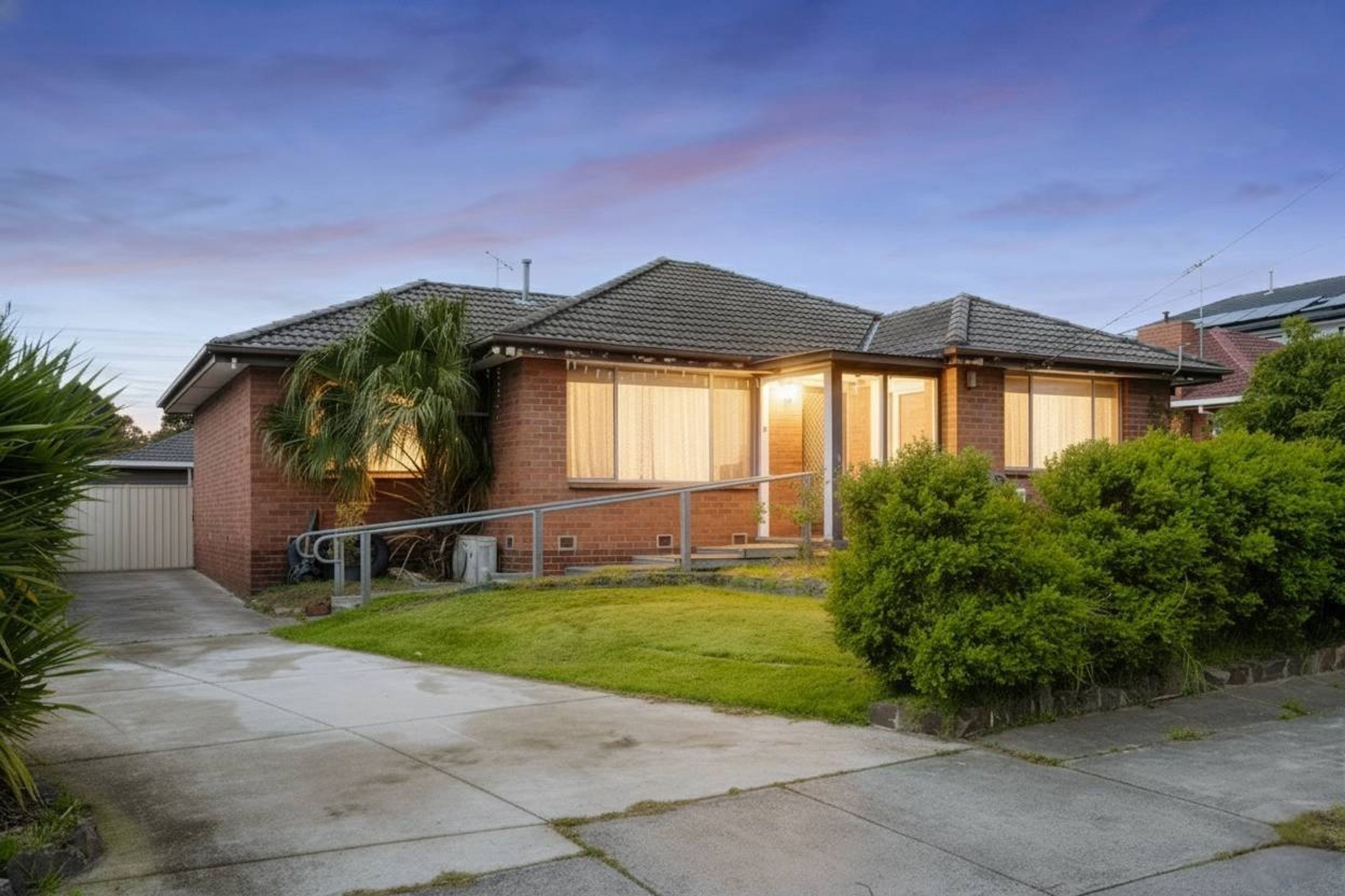 27 Hanleth Avenue