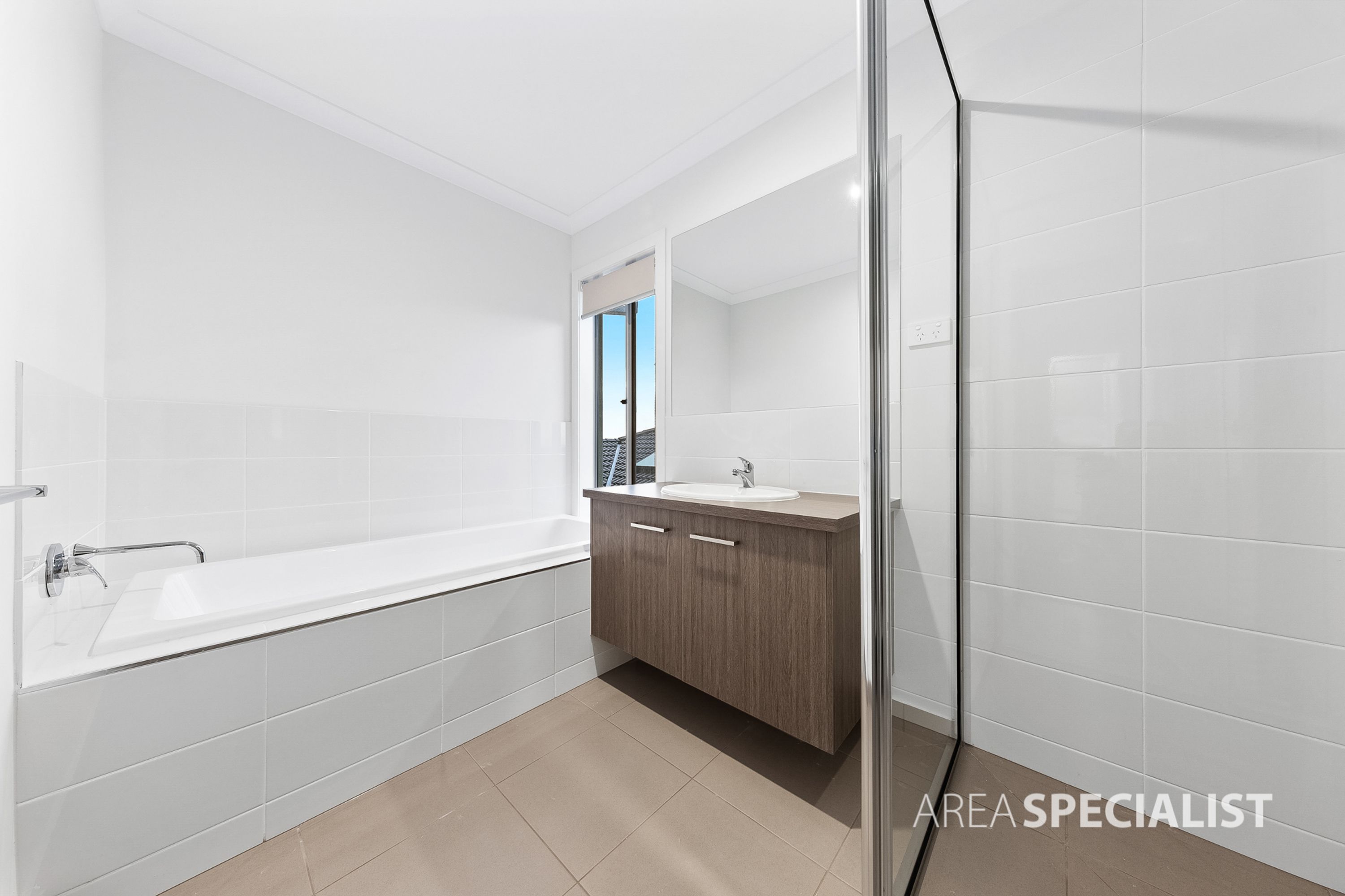 35 Ambervue Drive, Cobblebank VIC 3338, Cobblebank - Thumbnail 7