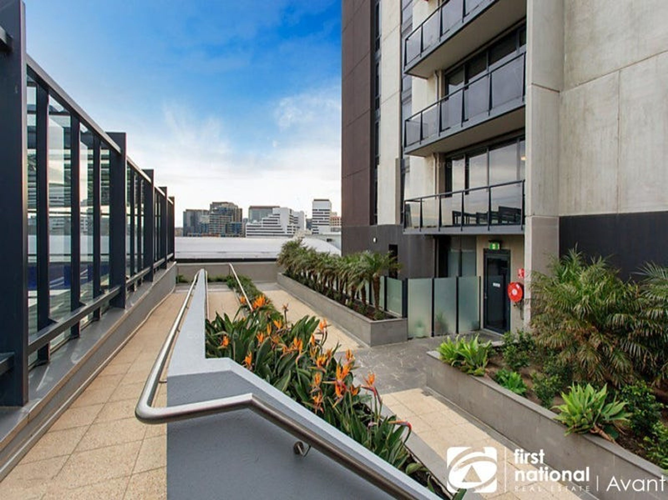 908/63 Whiteman Street, Southbank - Image 1