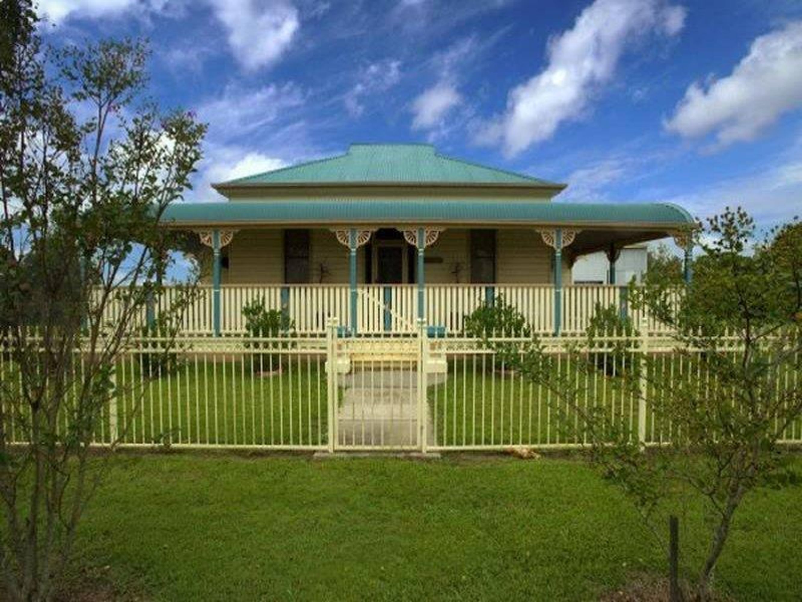 246 Lawrence Road, Great Marlow - Thumbnail 3