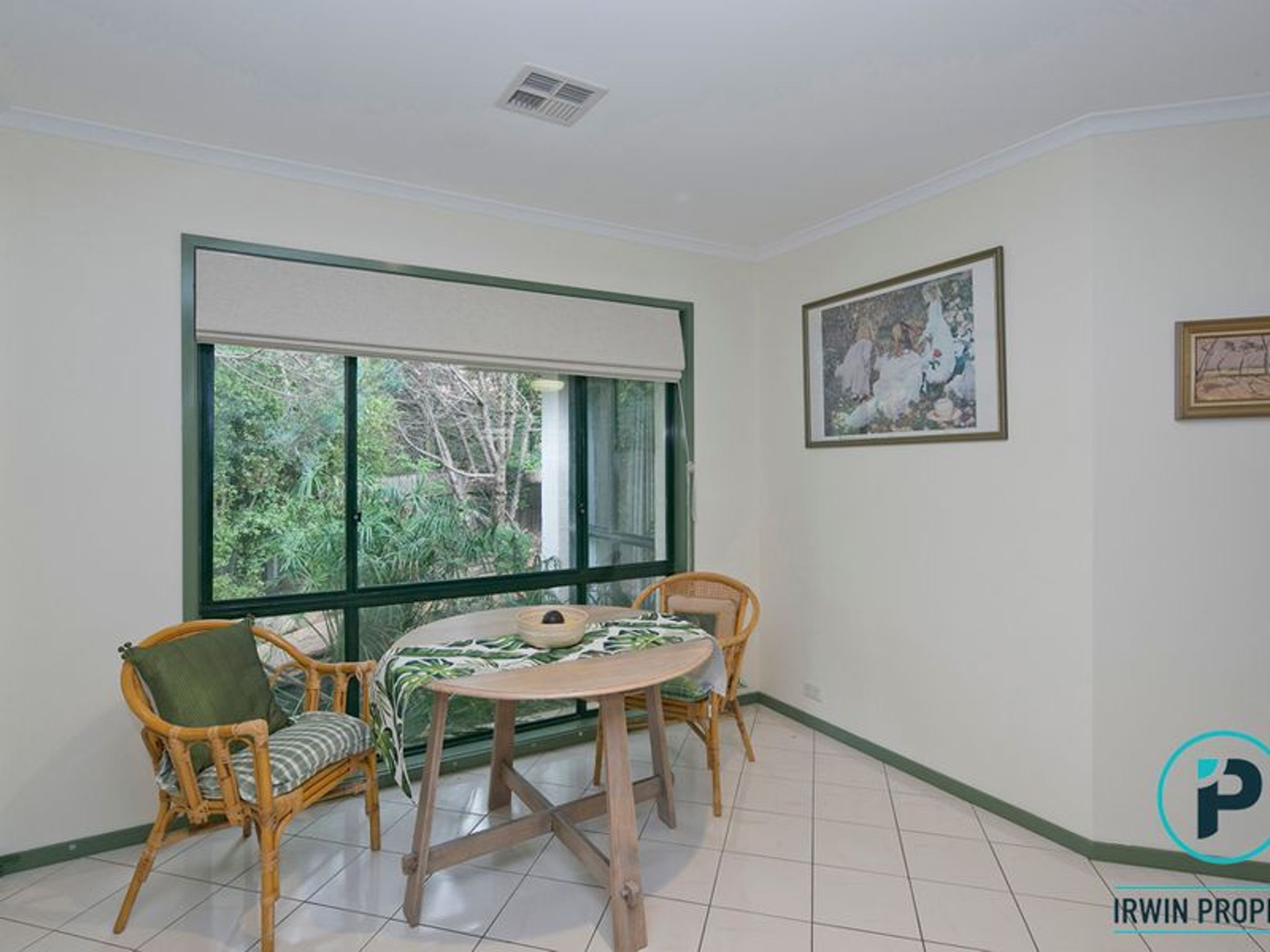 11 Flegg Crescent, Gordon - Thumbnail 4