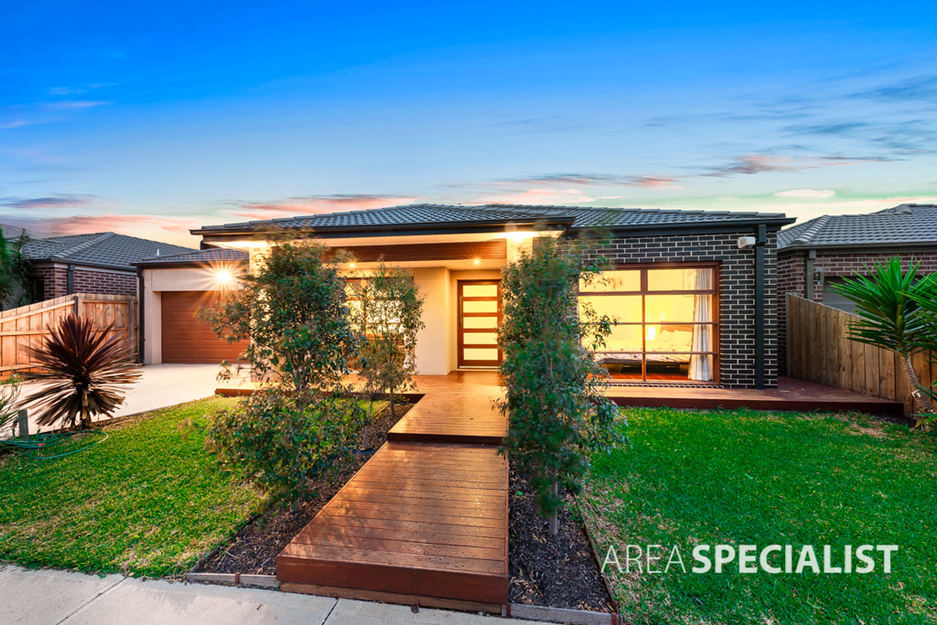 8 Phoenix Grove, Fraser Rise VIC 3336, Fraser Rise - Thumbnail 2