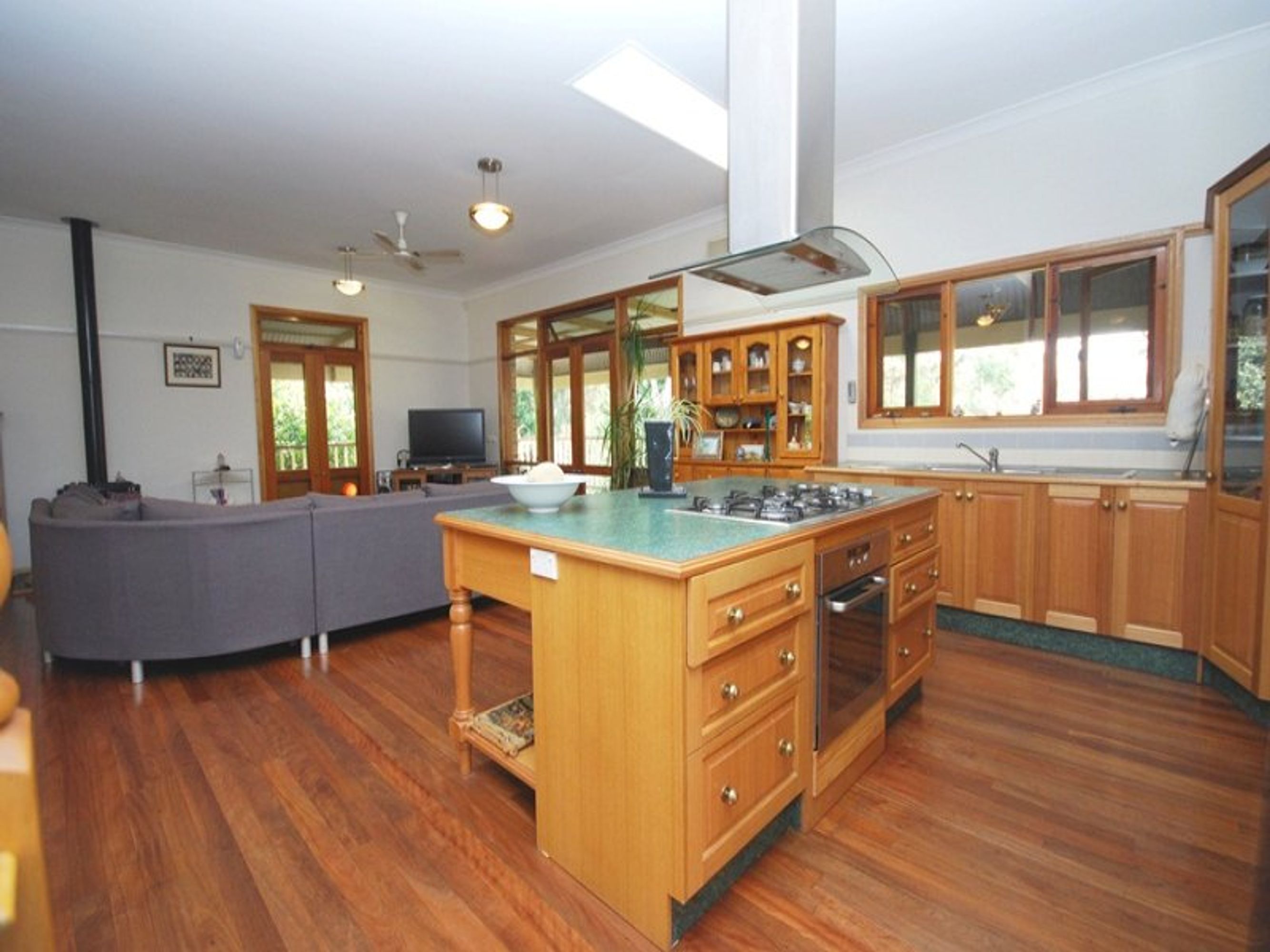 87 Roberts Parade, Hawkesbury Heights - Thumbnail 4