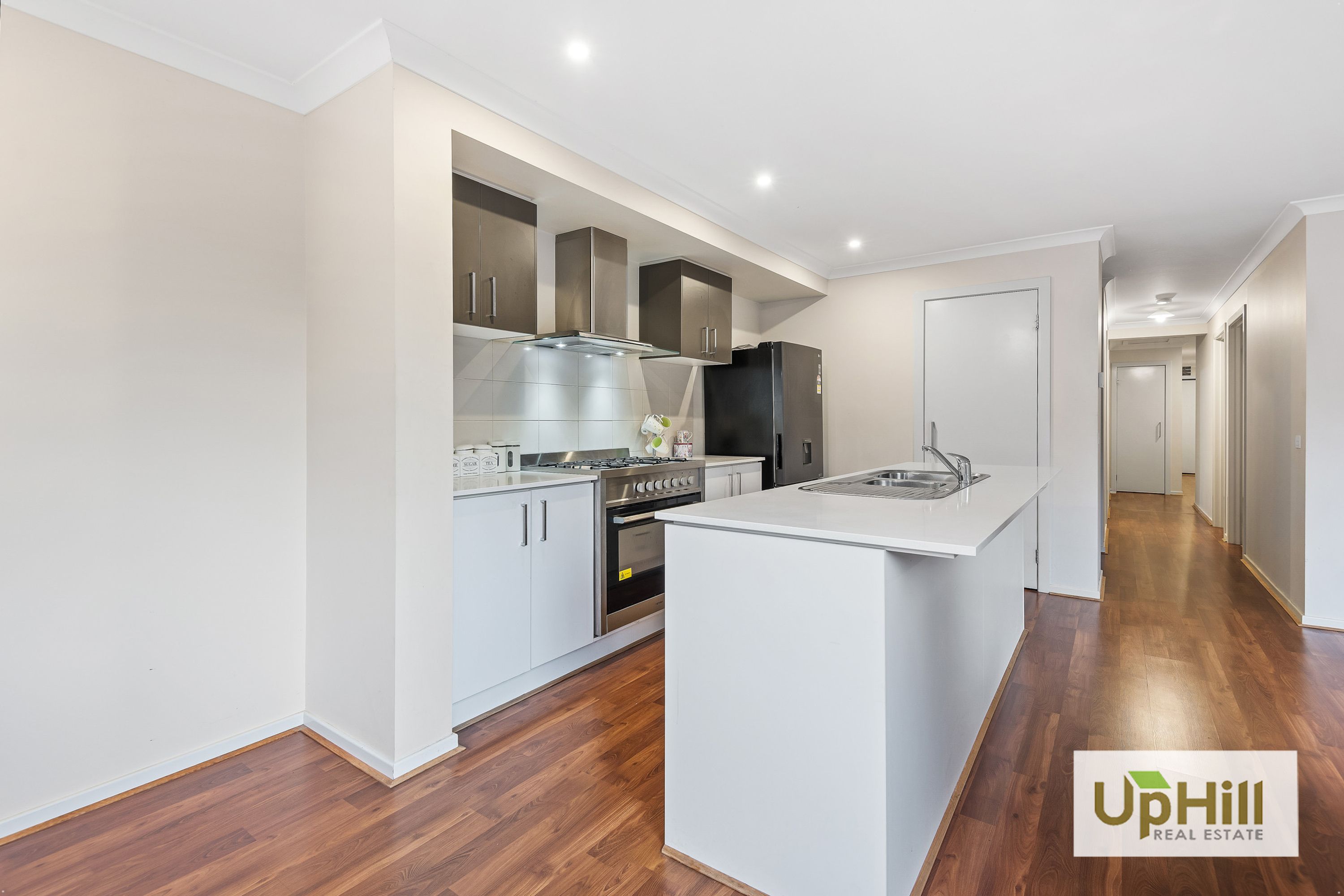 6 Fernlea Street, Clyde North - Thumbnail 2