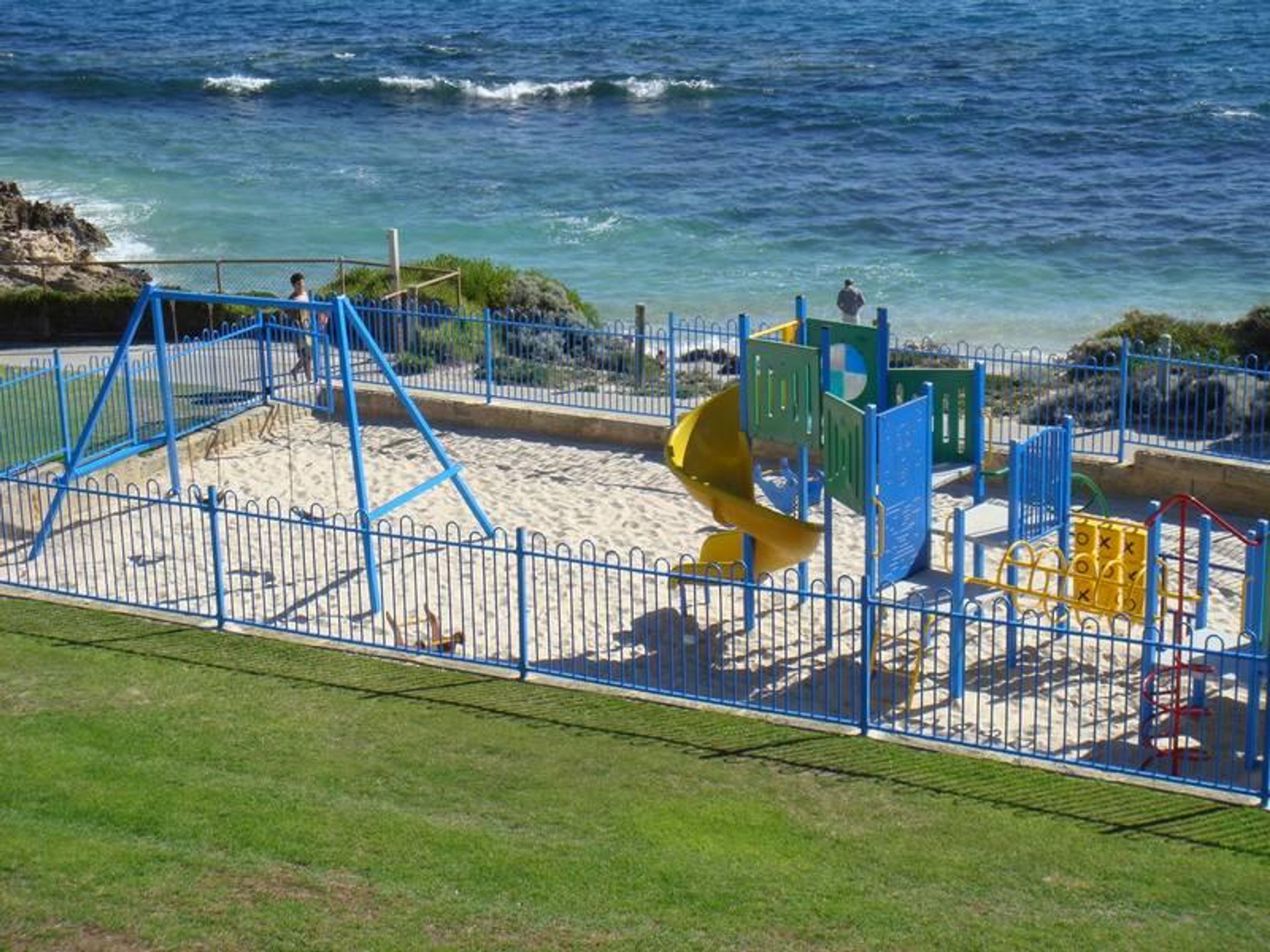 11B Beach Road, Marmion - Thumbnail 4