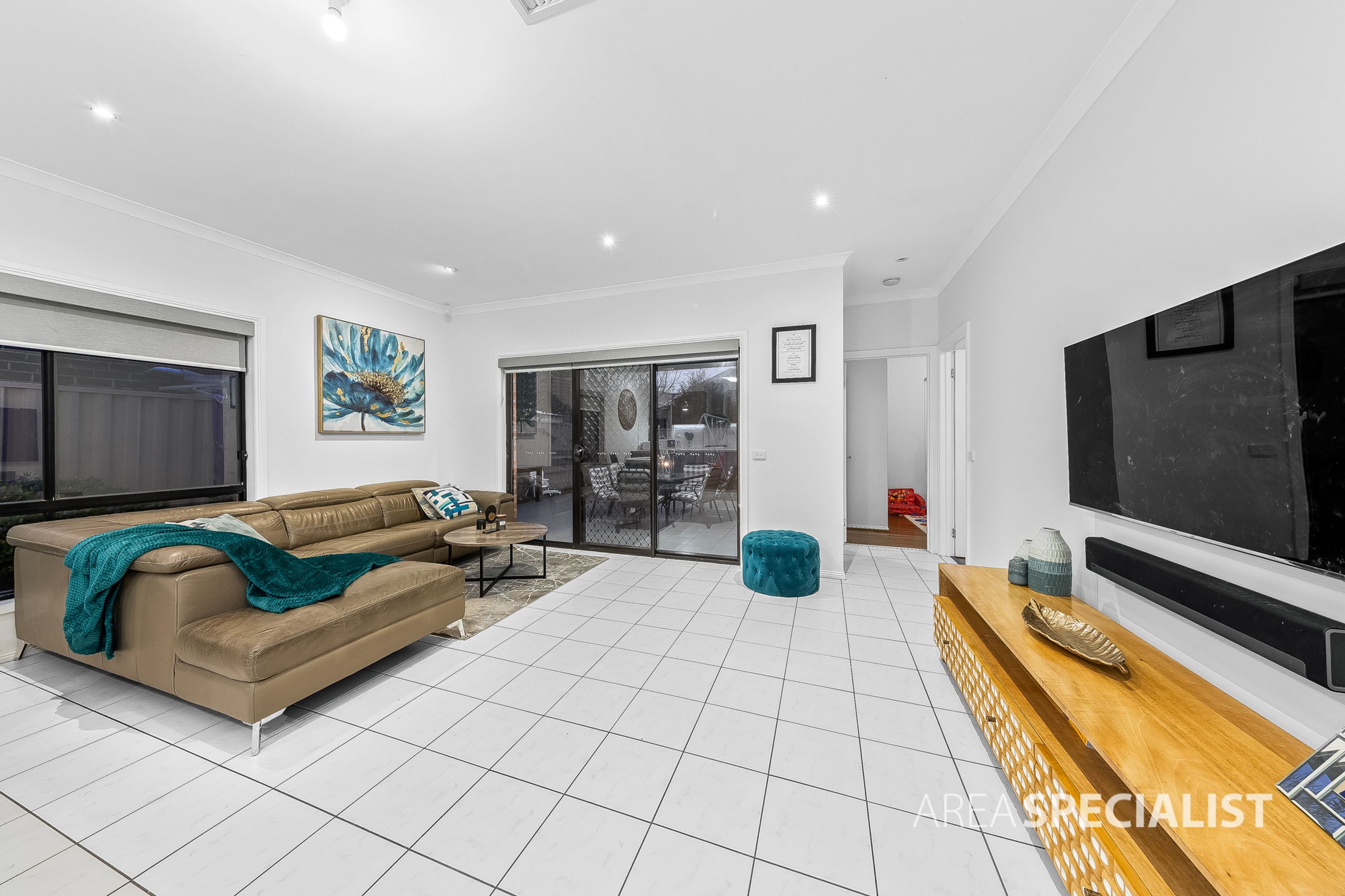 32 Cobaw Circuit, Caroline Springs VIC 3023, Caroline Springs - Thumbnail 8