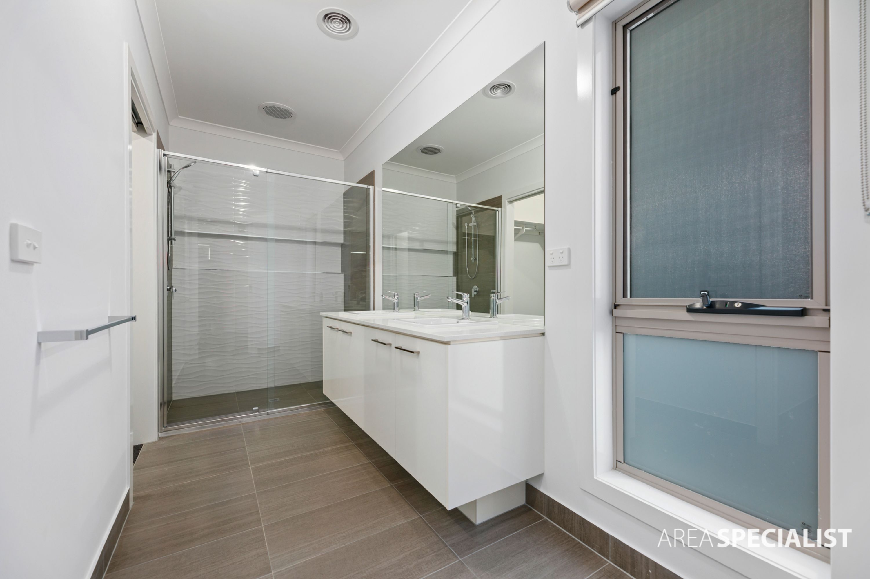 11 Greenway Road, Aintree VIC 3336, Aintree - Thumbnail 7