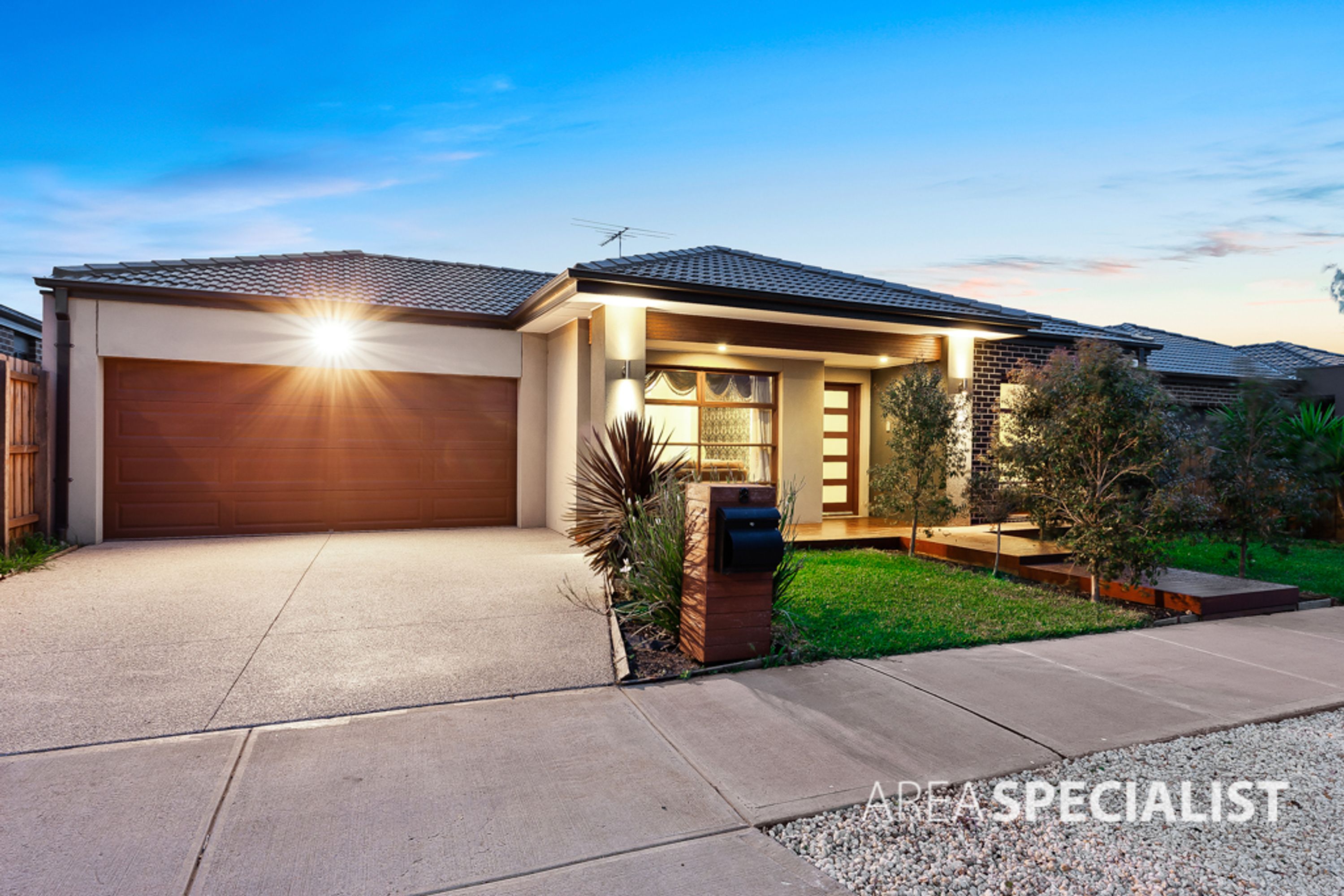 8 Phoenix Grove, Fraser Rise VIC 3336, Fraser Rise - Thumbnail 4
