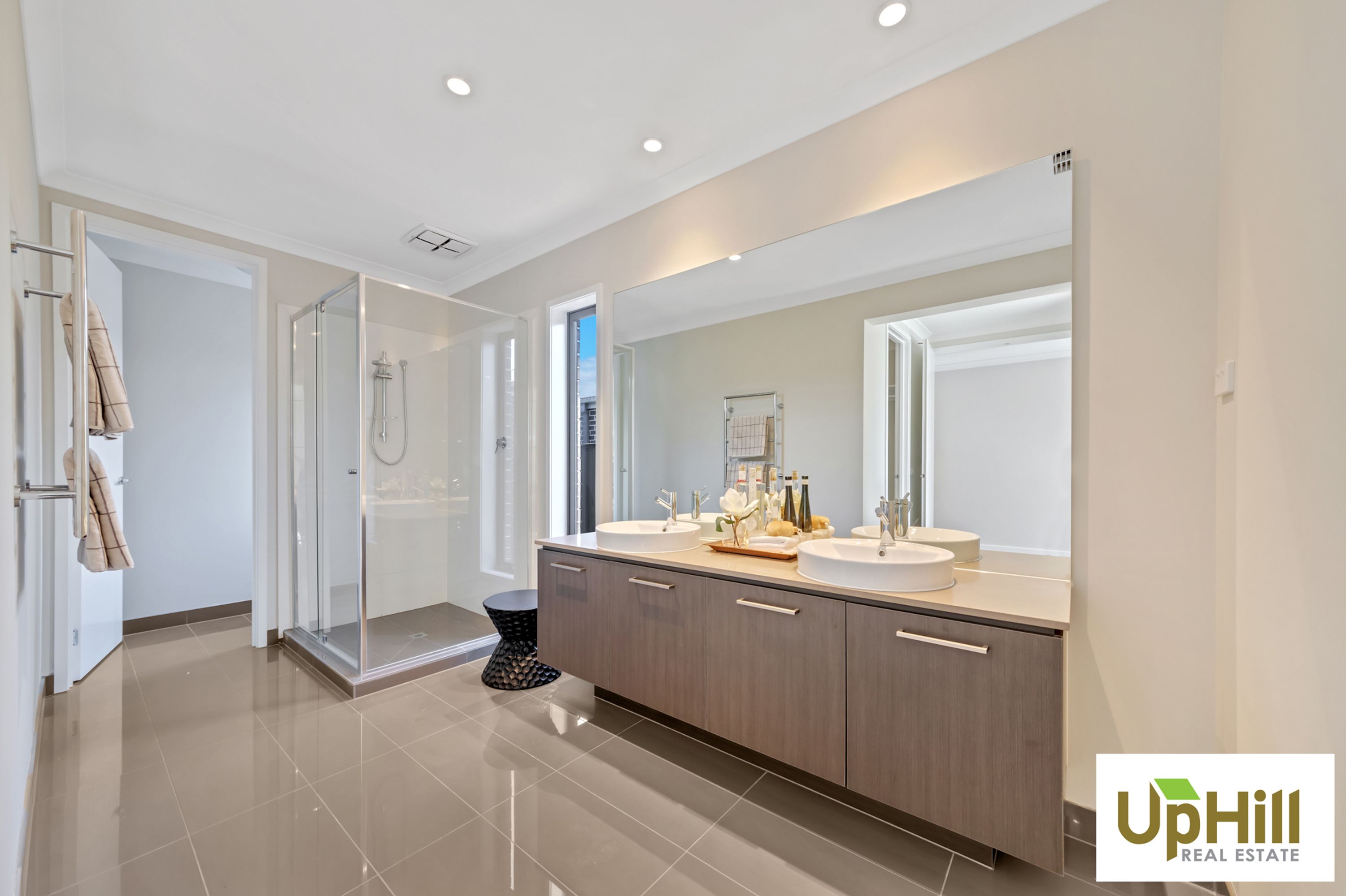 3 EPSOM LANE, Cranbourne North - Thumbnail 3